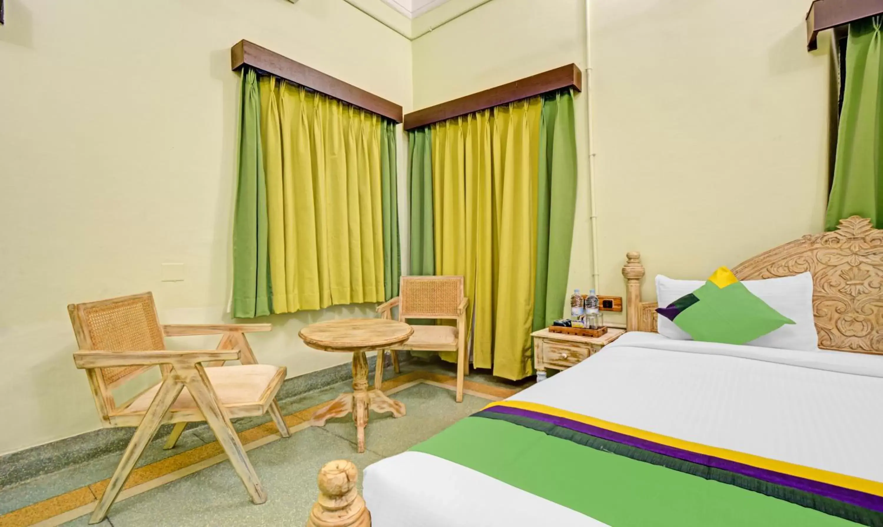 Bed in Treebo The Regal House, Near Fateh Sagar Lake Bed in Treebo The Regal House, Near Fateh Sagar Lake