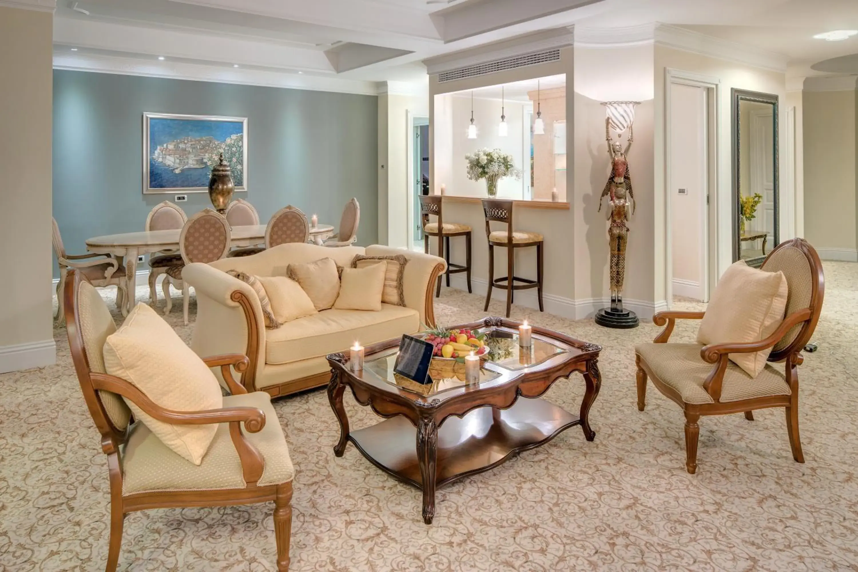 Living room, Seating Area in Royal Princess Hotel