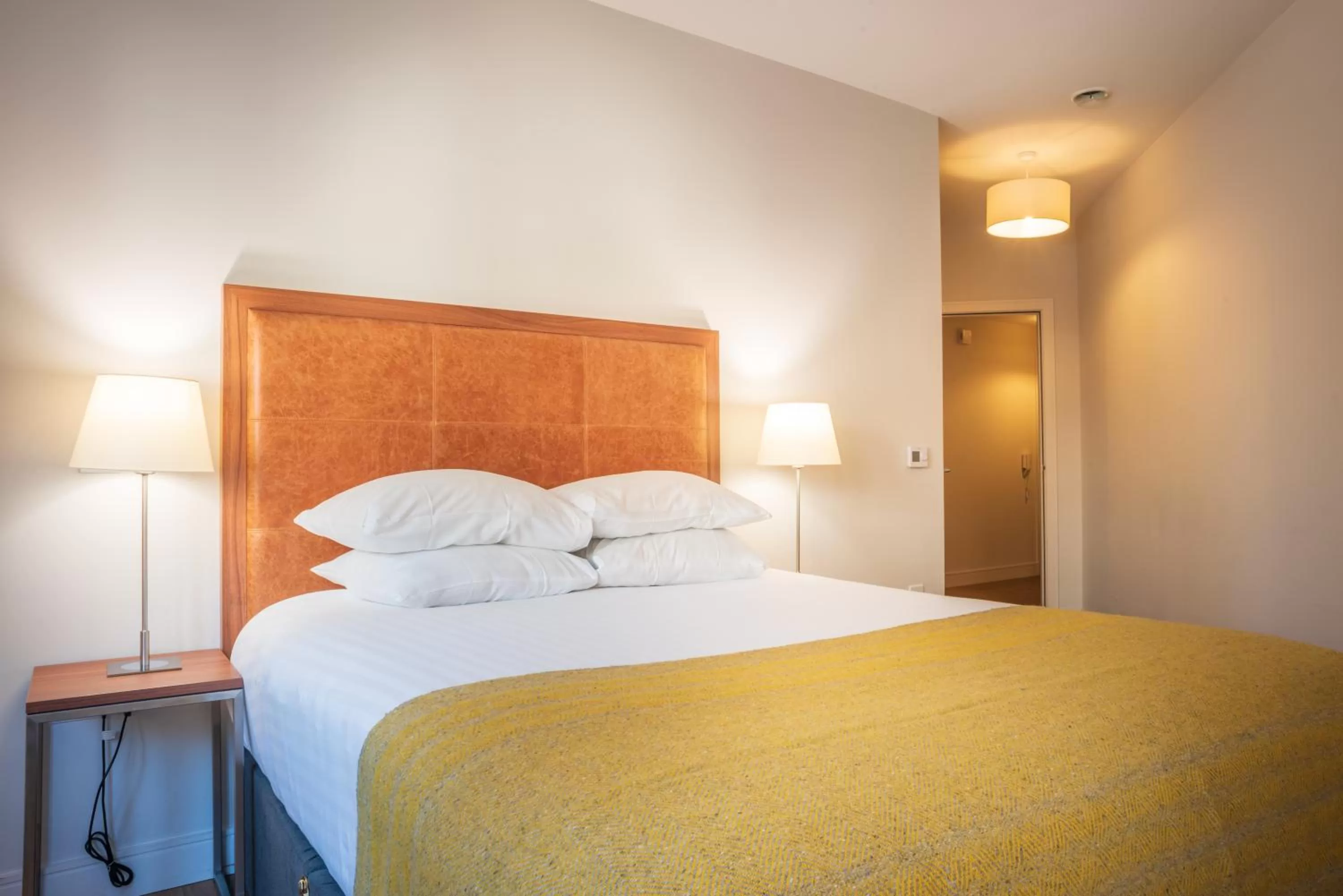 Bed in PREMIER SUITES PLUS Glasgow Bath Street