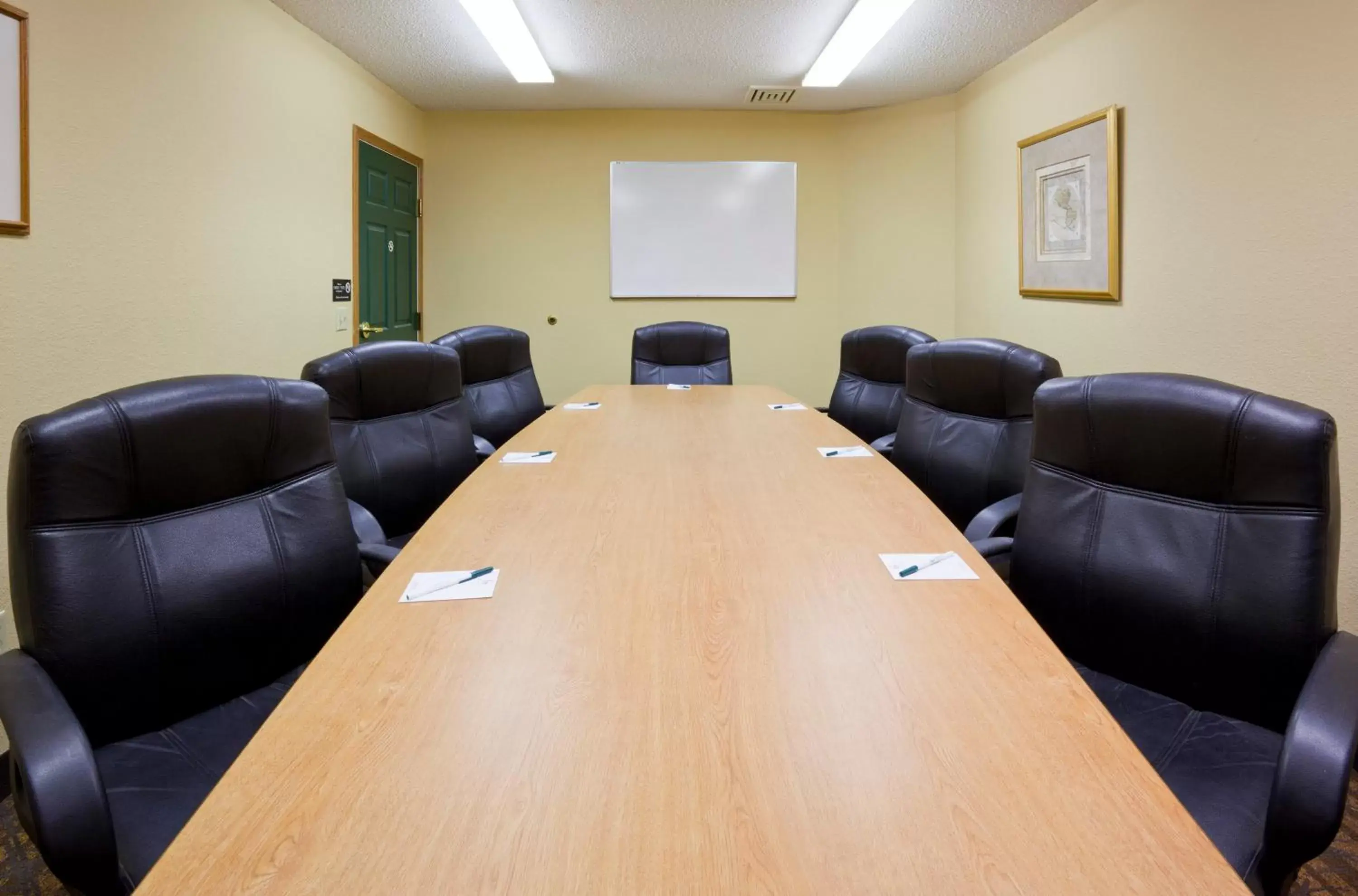 Meeting/conference room in GrandStay Hotel & Suites - Stillwater