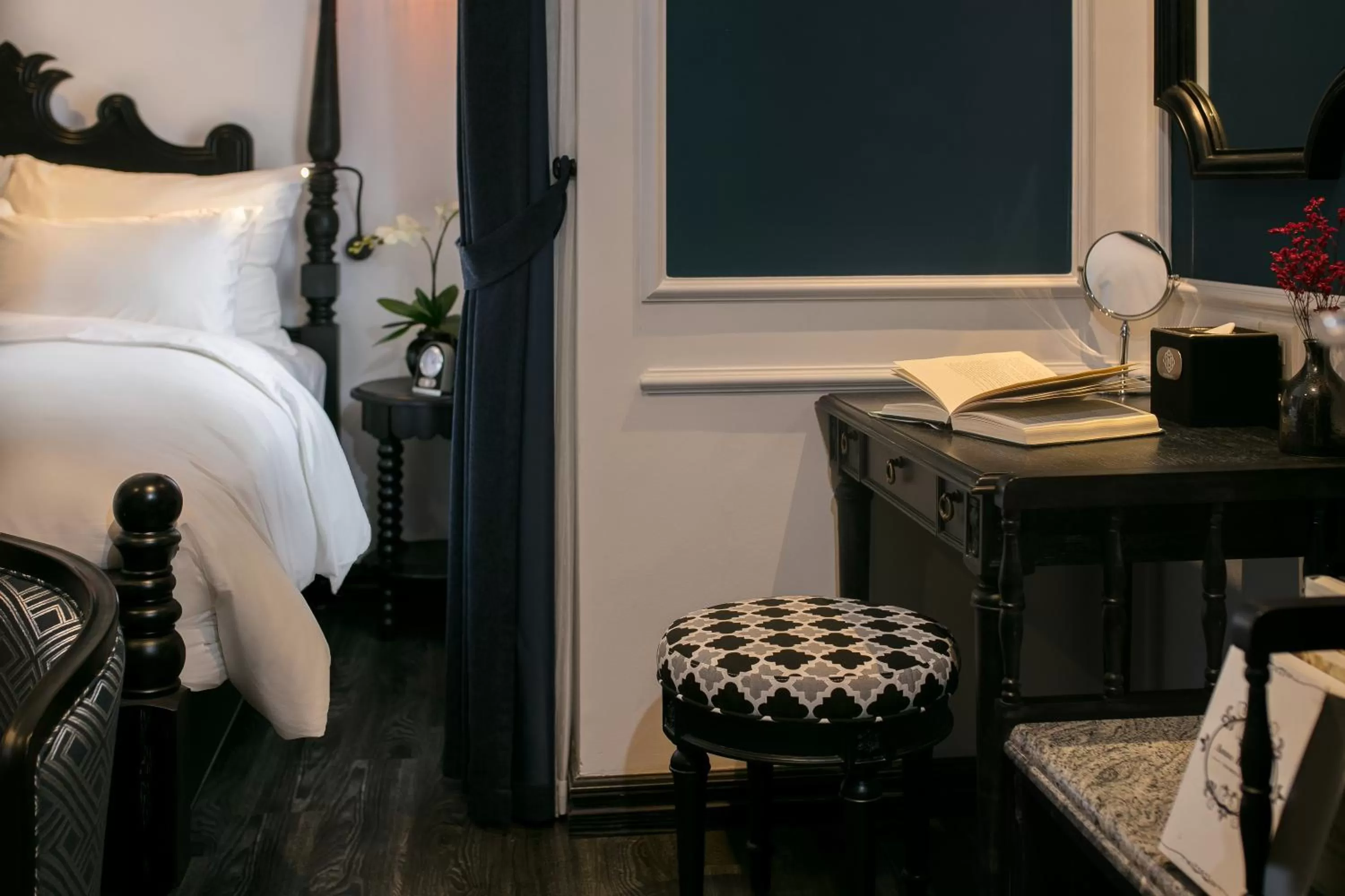 Seating area, Bed in JM Marvel Hotel & Spa