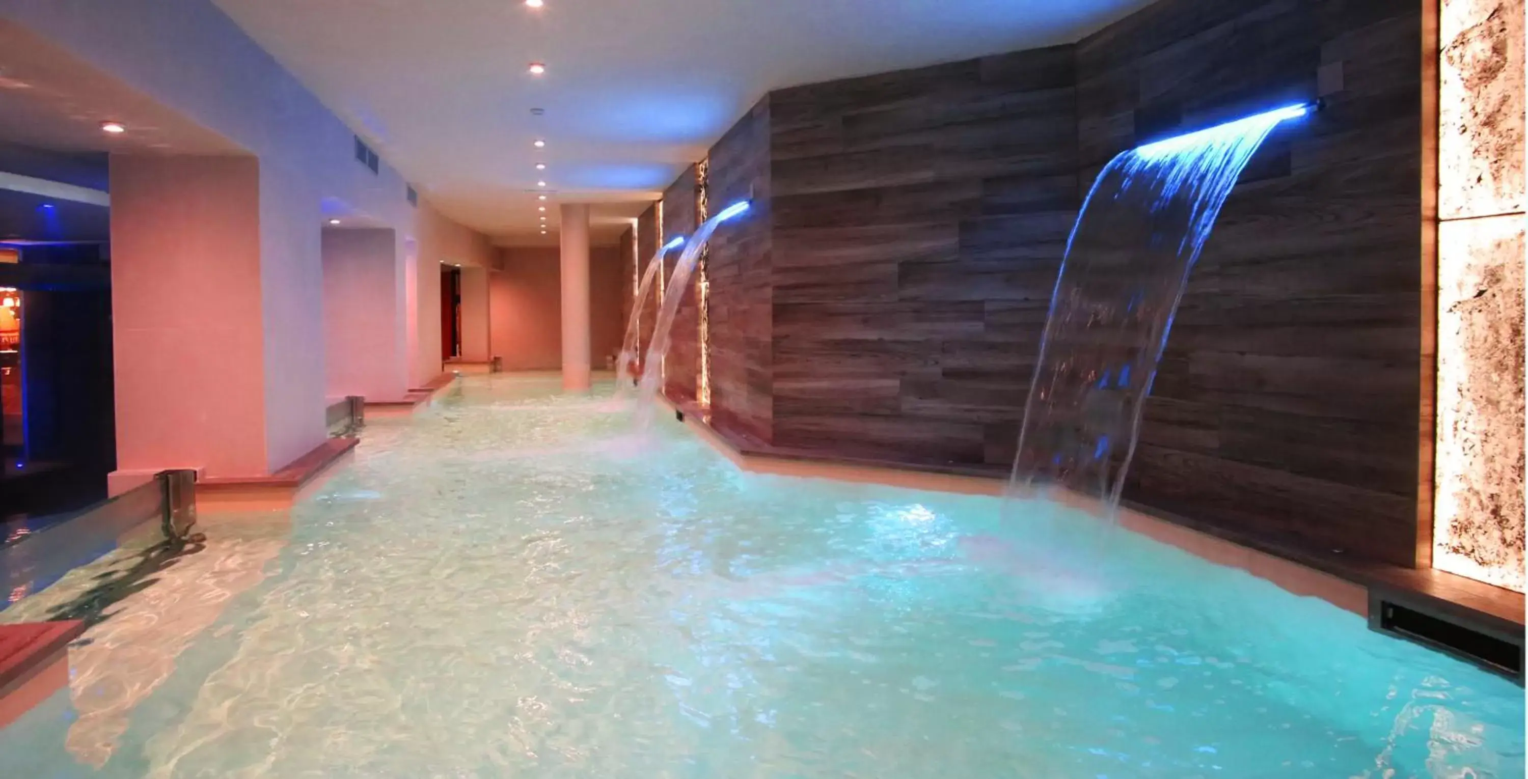 Spa and wellness centre/facilities, Swimming Pool in Hotel Columbia Wellness & Spa