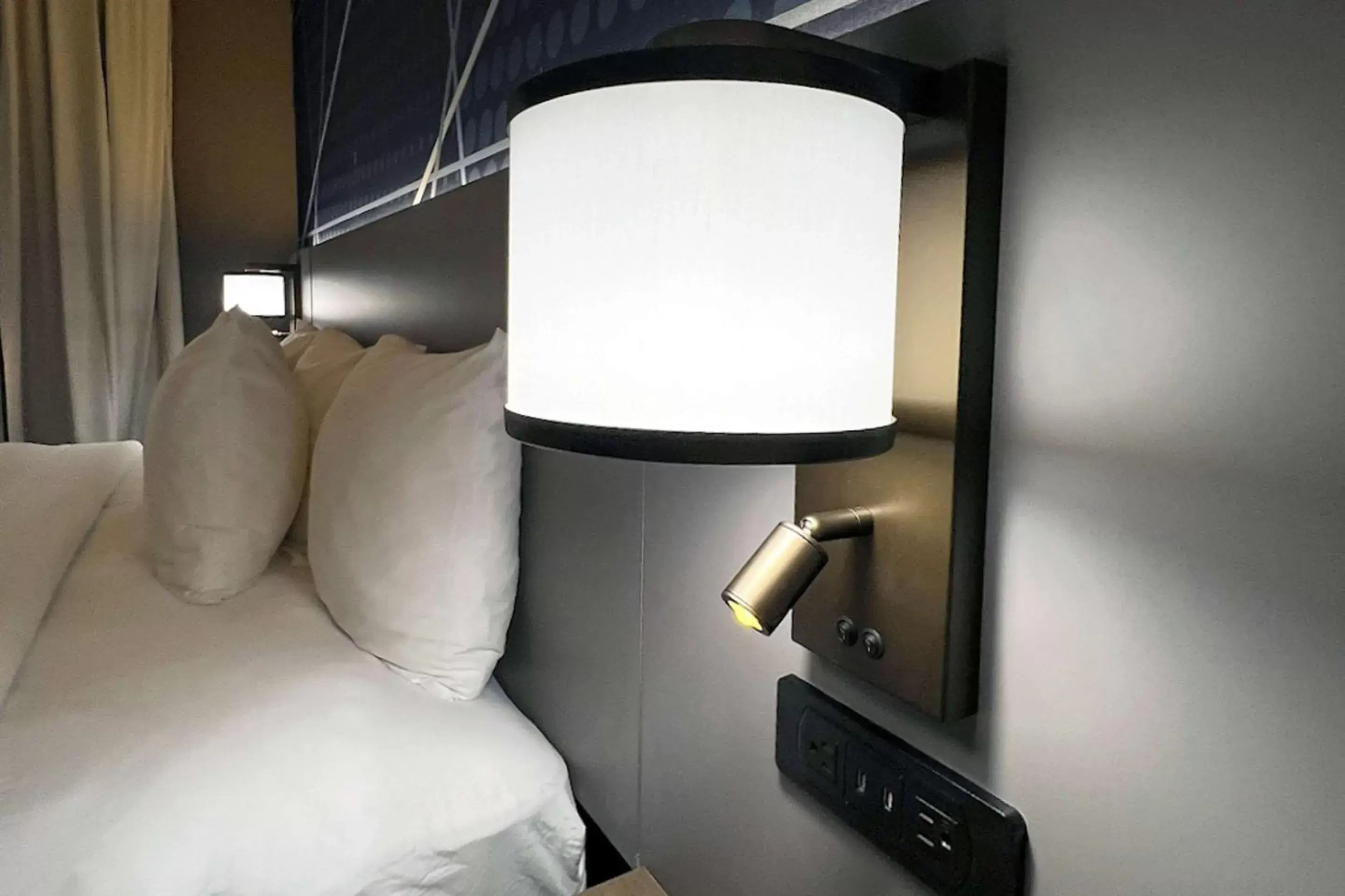 Bedroom in Comfort Suites Augusta Riverwatch