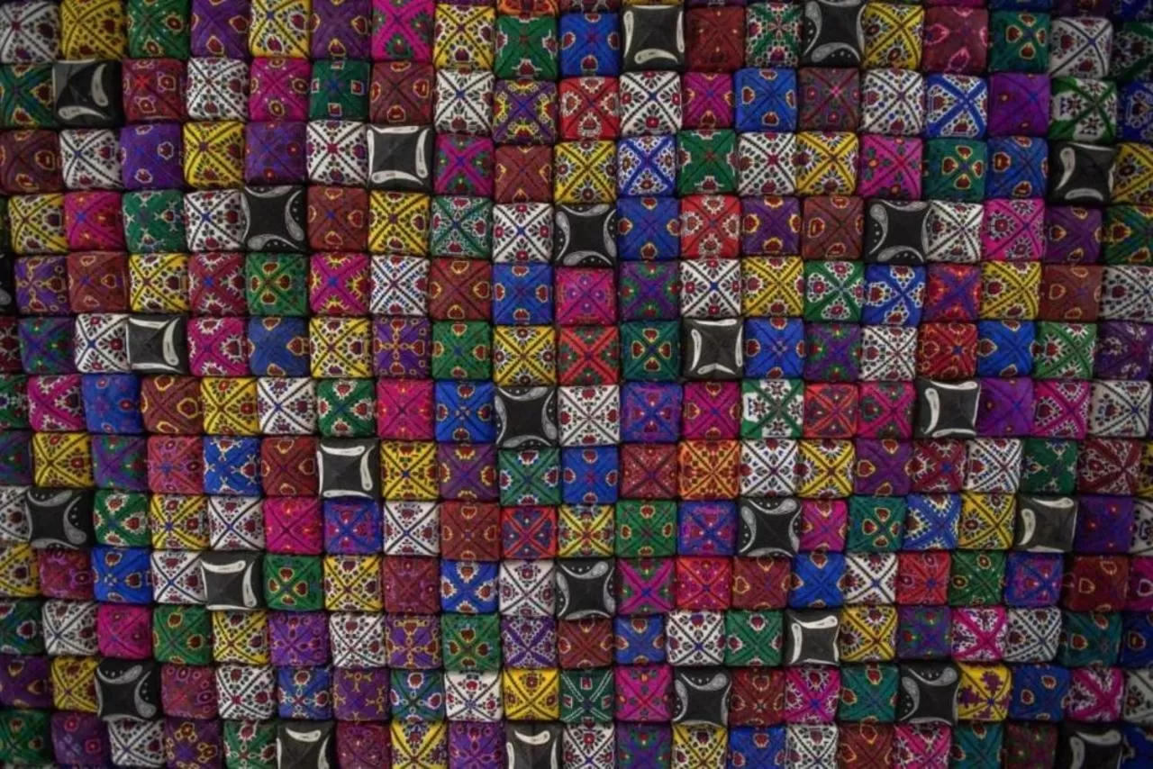 Decorative detail in The Shahar