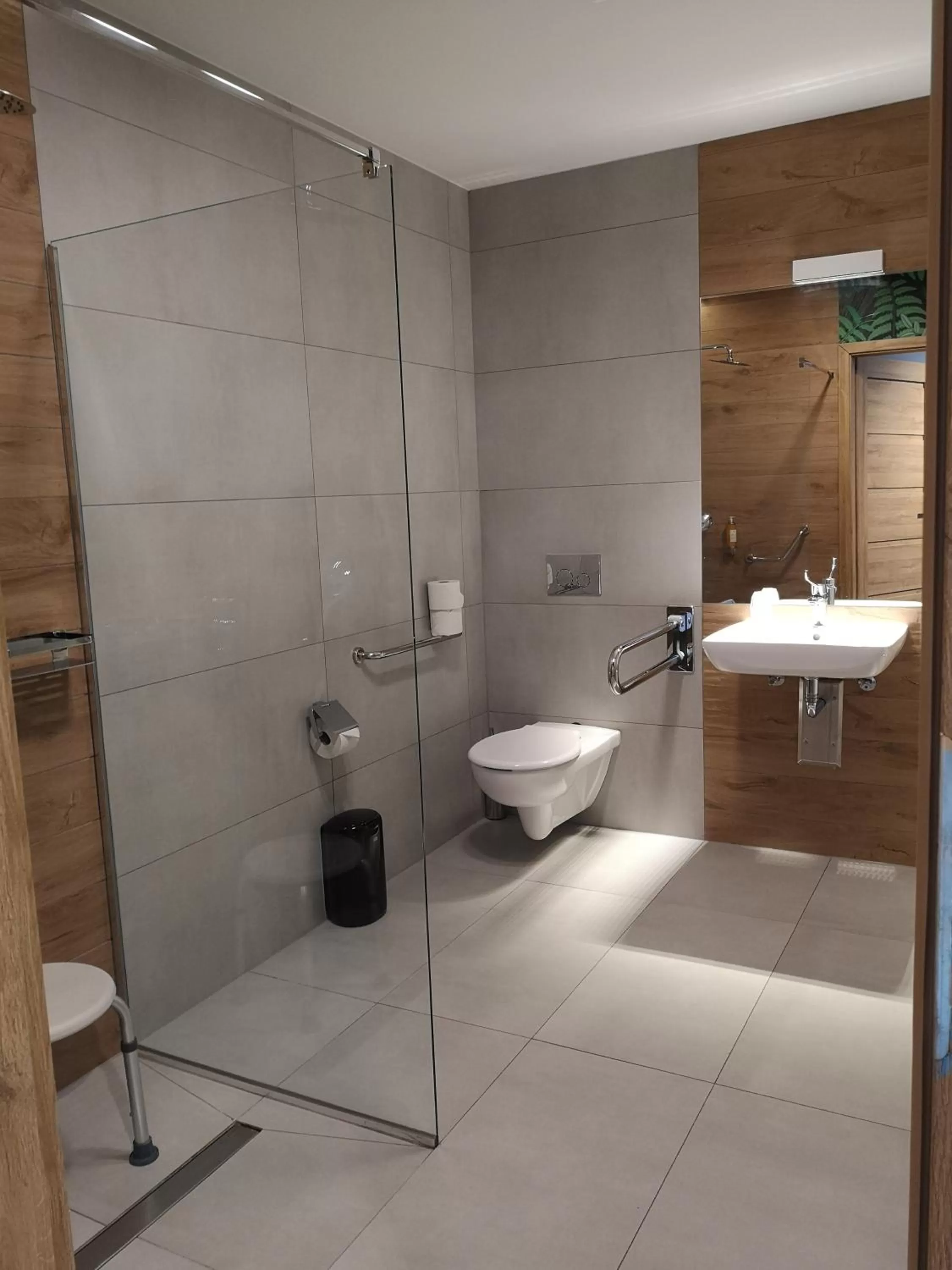 Toilet in FOLGA - Hotel, Restauracja, Browar, SPA