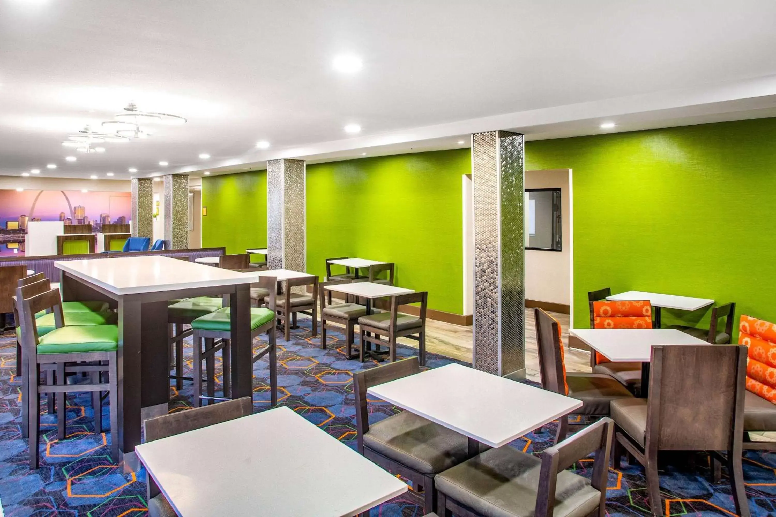 Lobby or reception, Restaurant/Places to Eat in La Quinta Inn by Wyndham St. Louis Hazelwood - Airport North