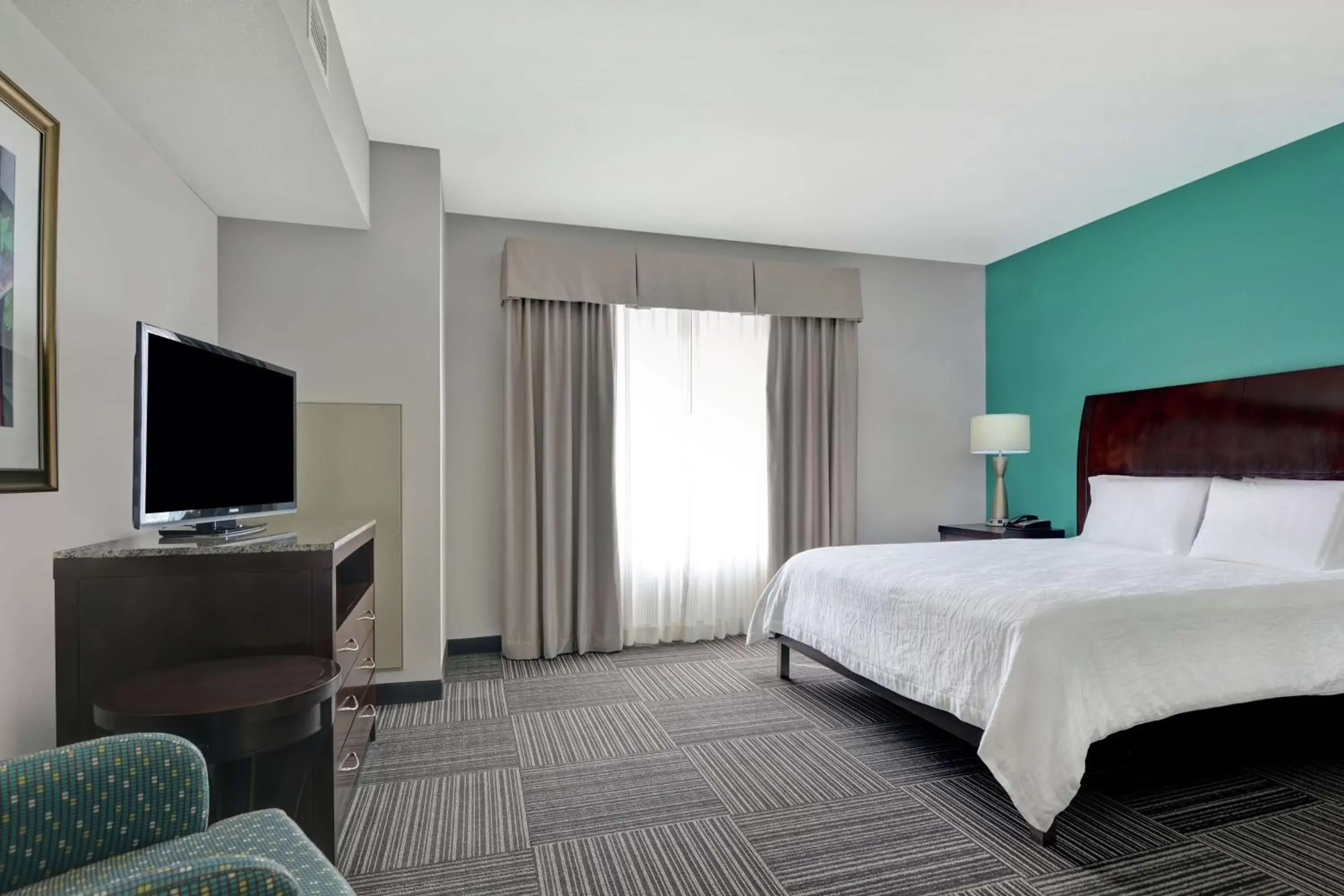 Bedroom, Bed in Hilton Garden Inn and Fayetteville Convention Center