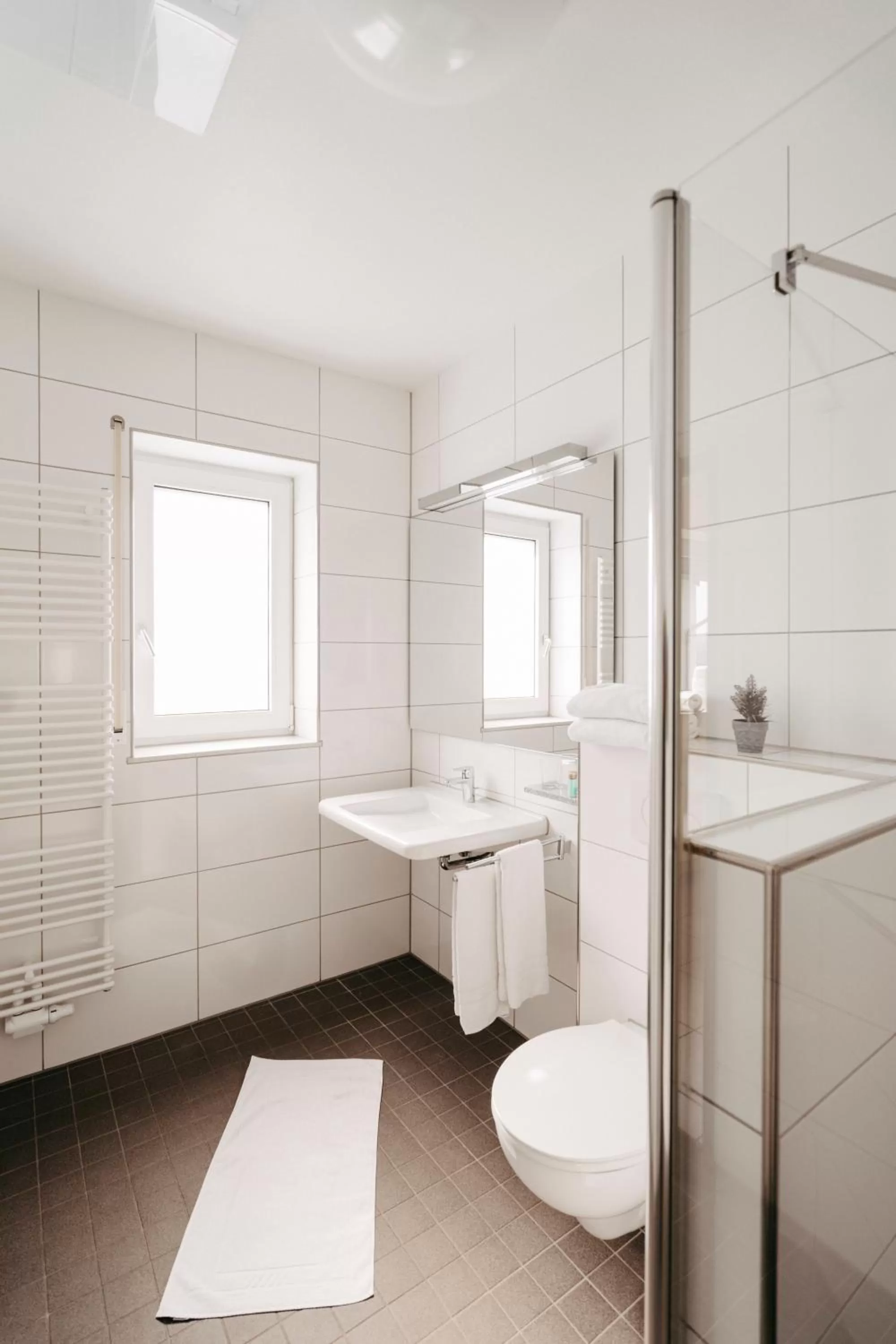 Bathroom in Hotel Nahetal