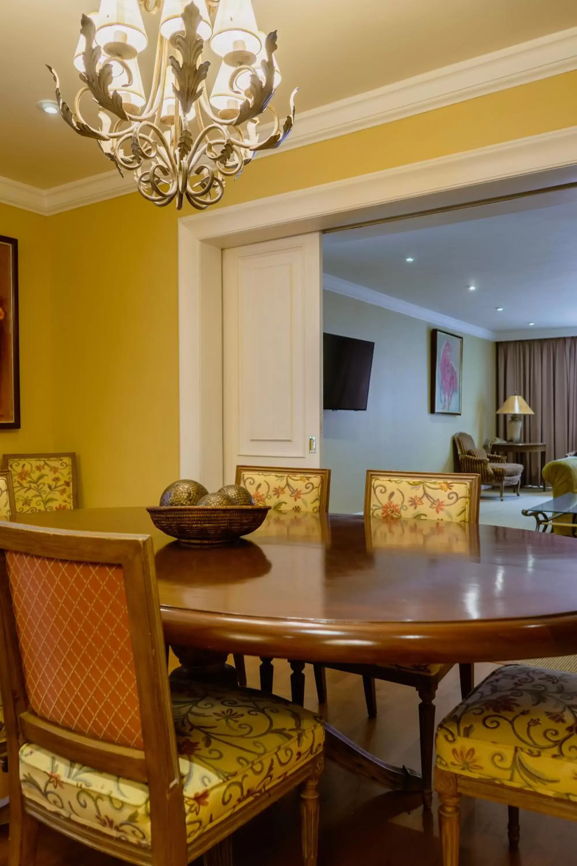 Photo of the whole room, Dining Area in Gamma Monterrey Gran Hotel Ancira