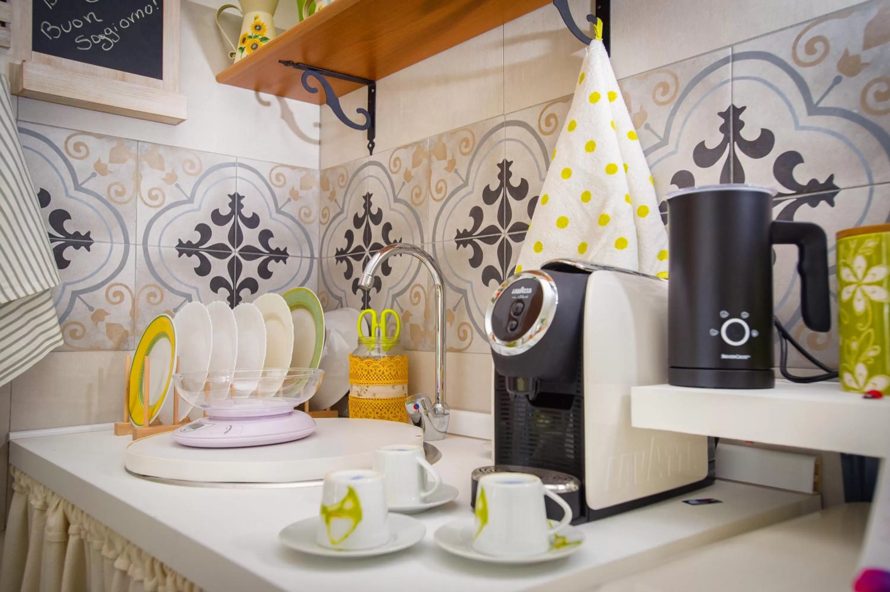 Coffee/Tea Facilities in Holiday Room Sa Tebia