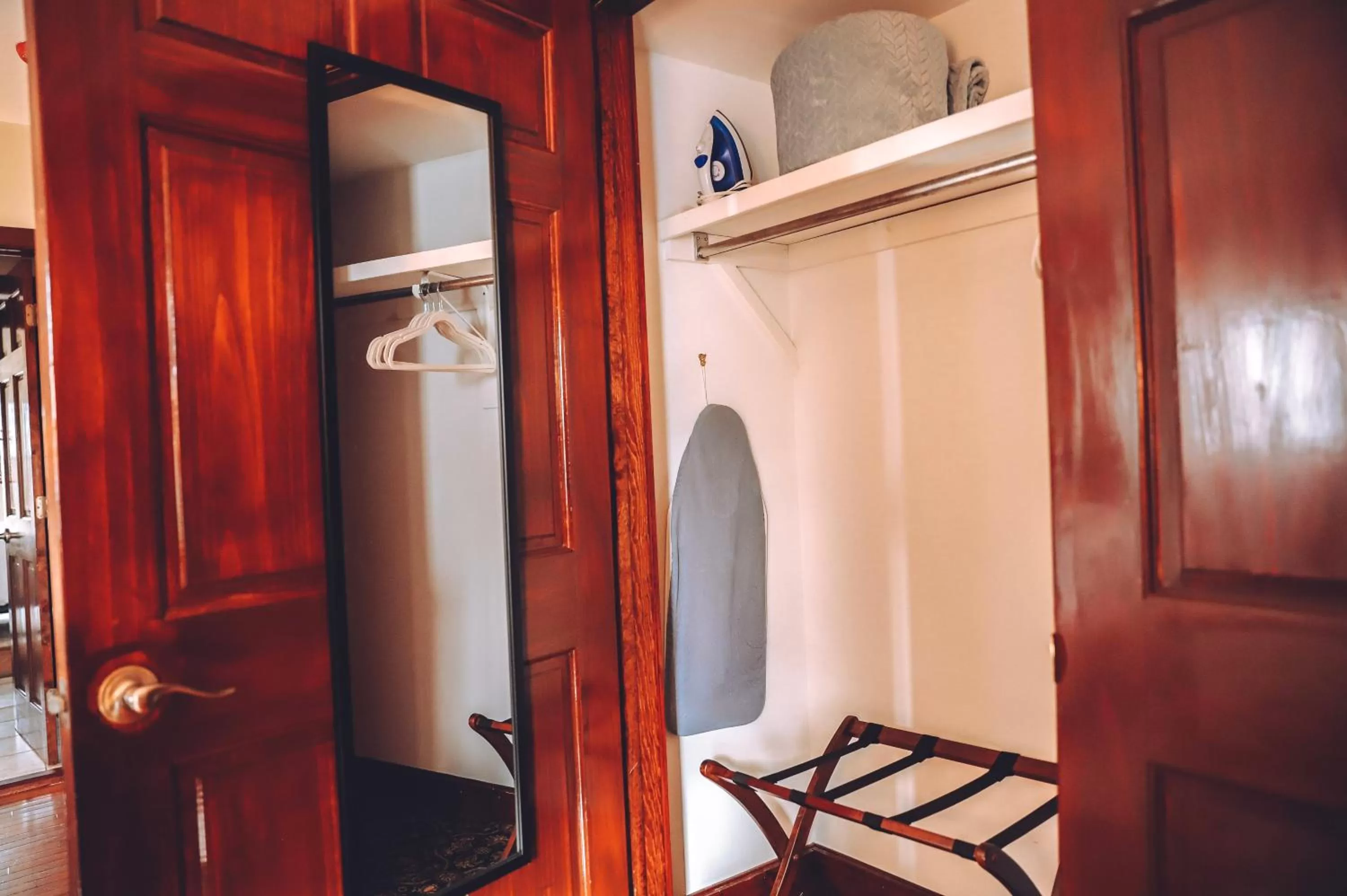 furniture in Tom Quick Inn