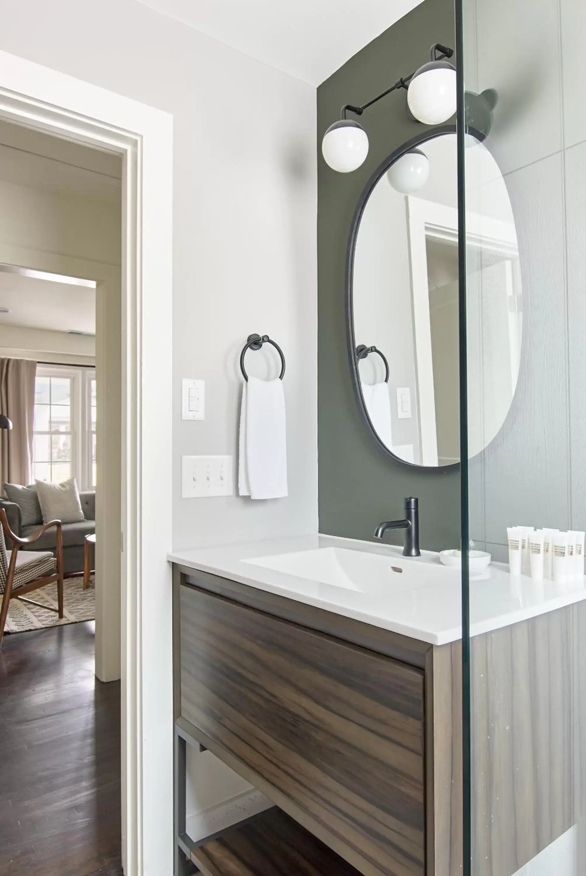 Living room, Bathroom in Sonder 16th South