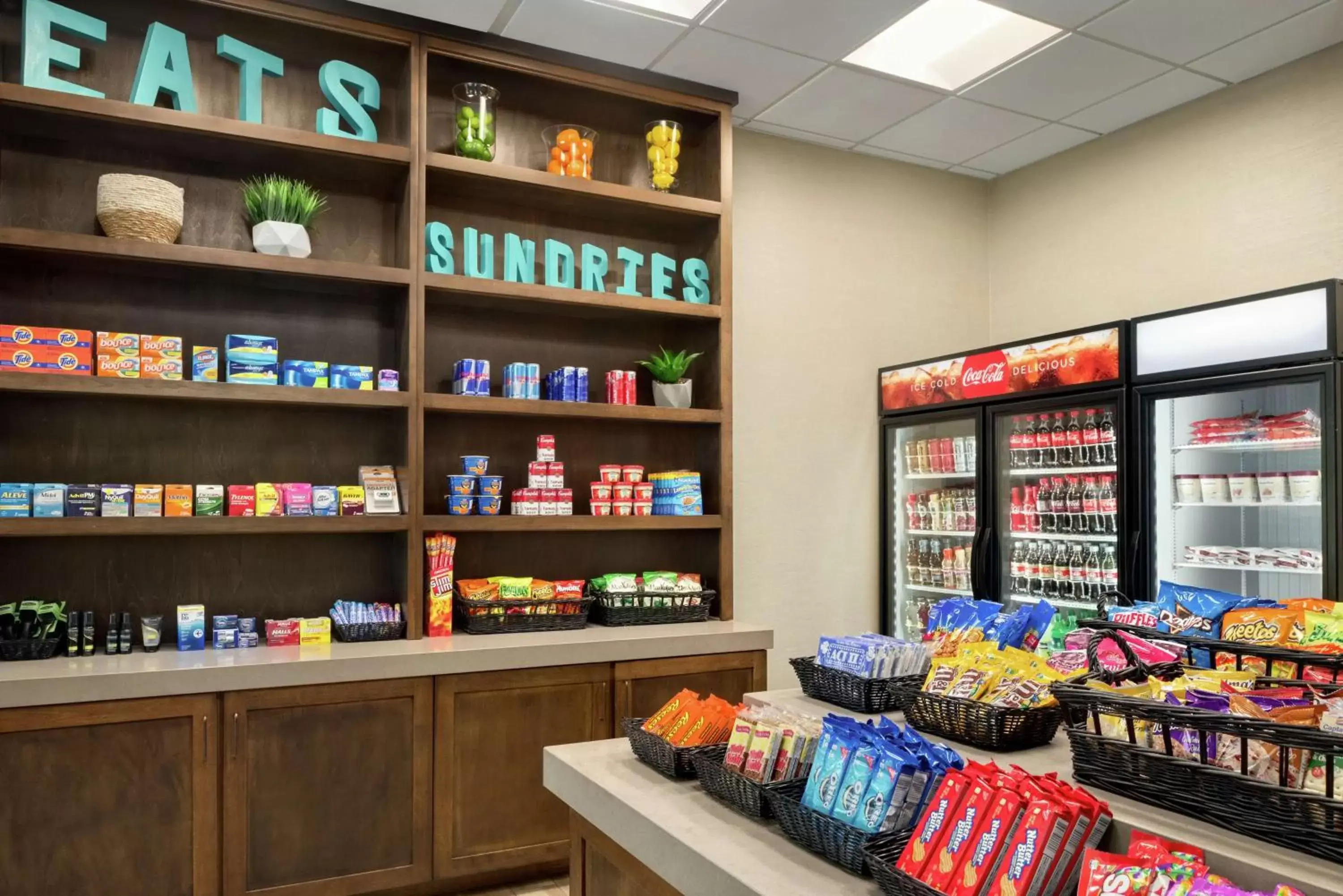 On-site shops, Supermarket/Shops in Embassy Suites by Hilton Atlanta Alpharetta