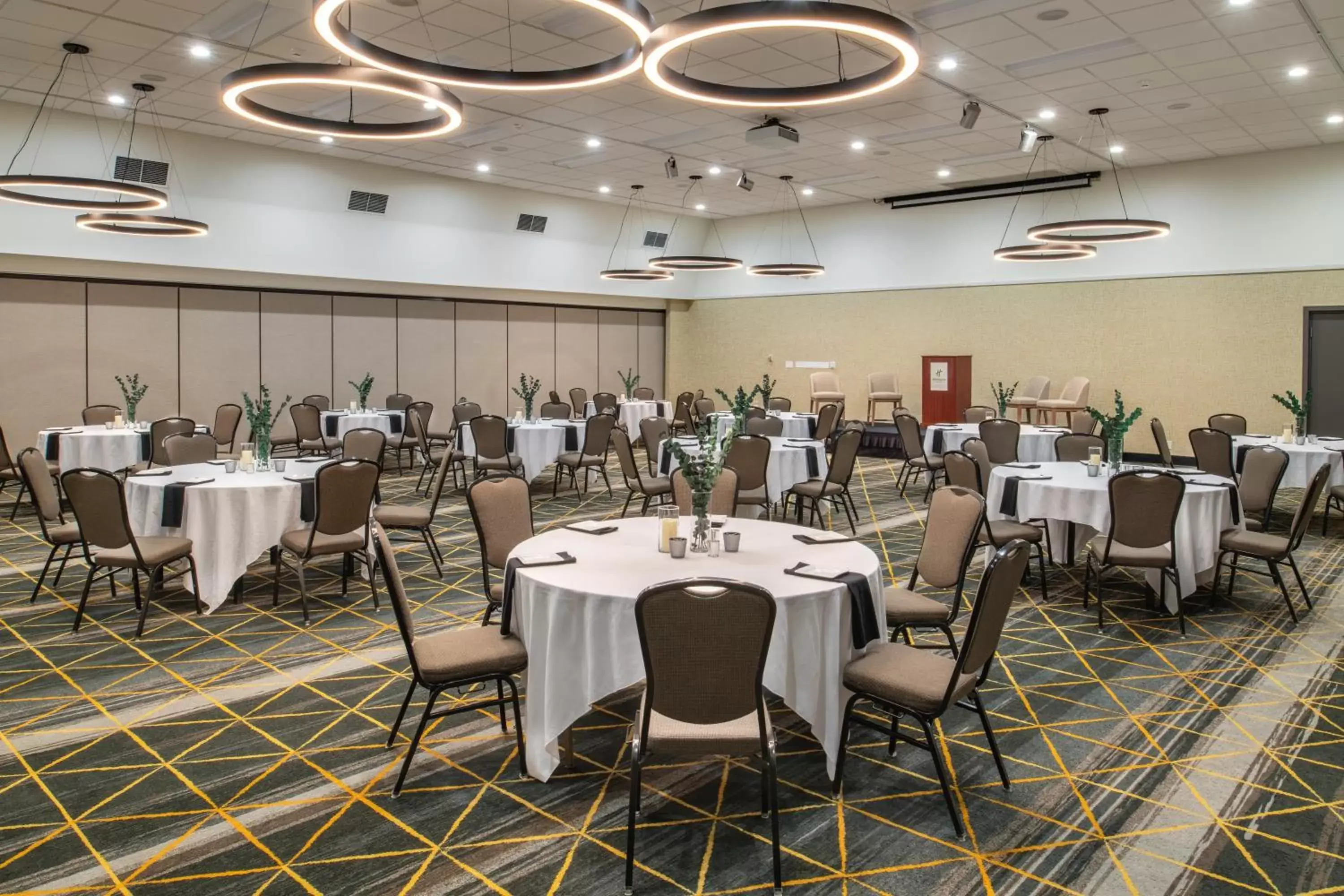 Banquet/Function facilities, Restaurant/Places to Eat in Holiday Inn Richland on the River, an IHG Hotel