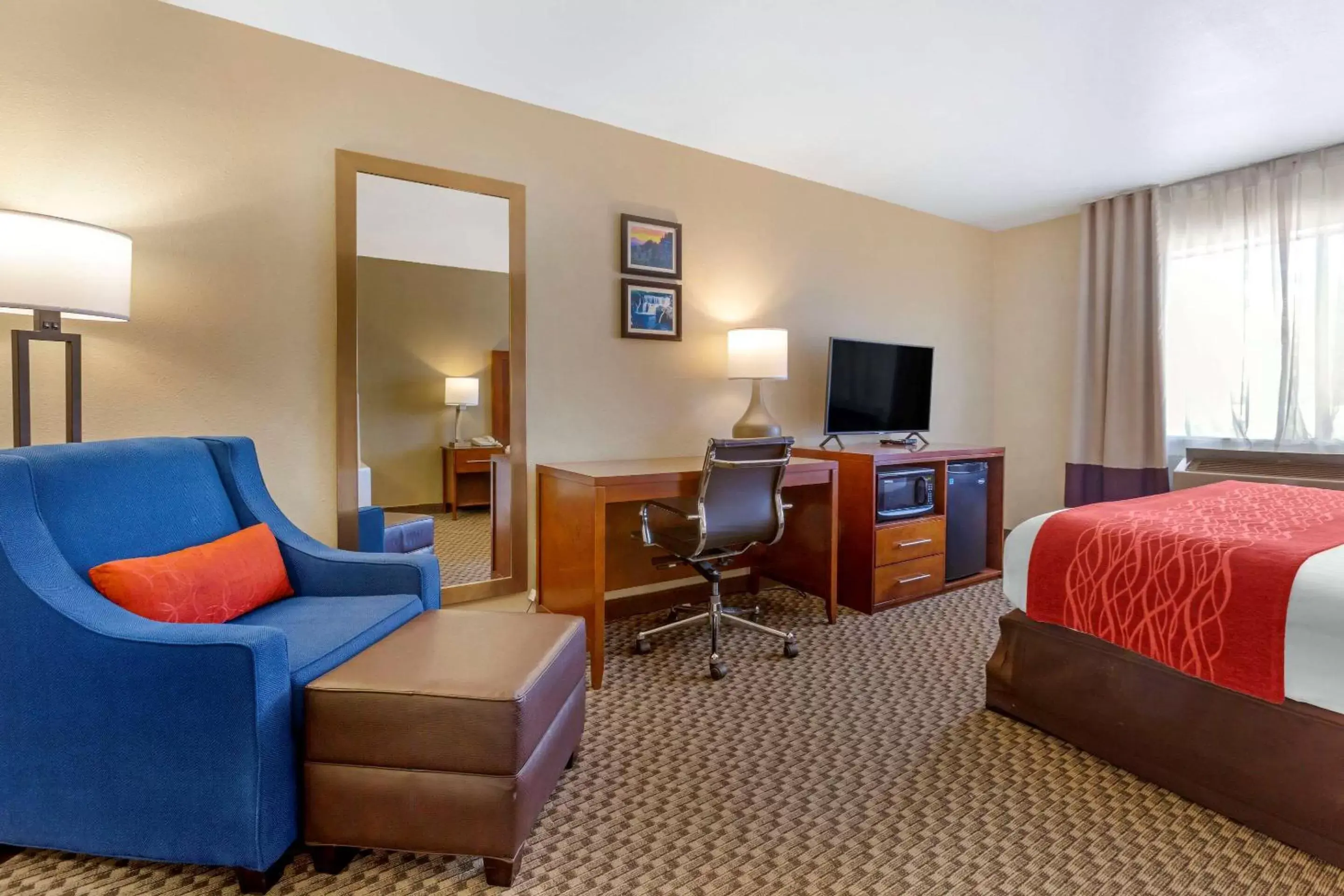 Photo of the whole room, Seating Area in Comfort Inn Payson