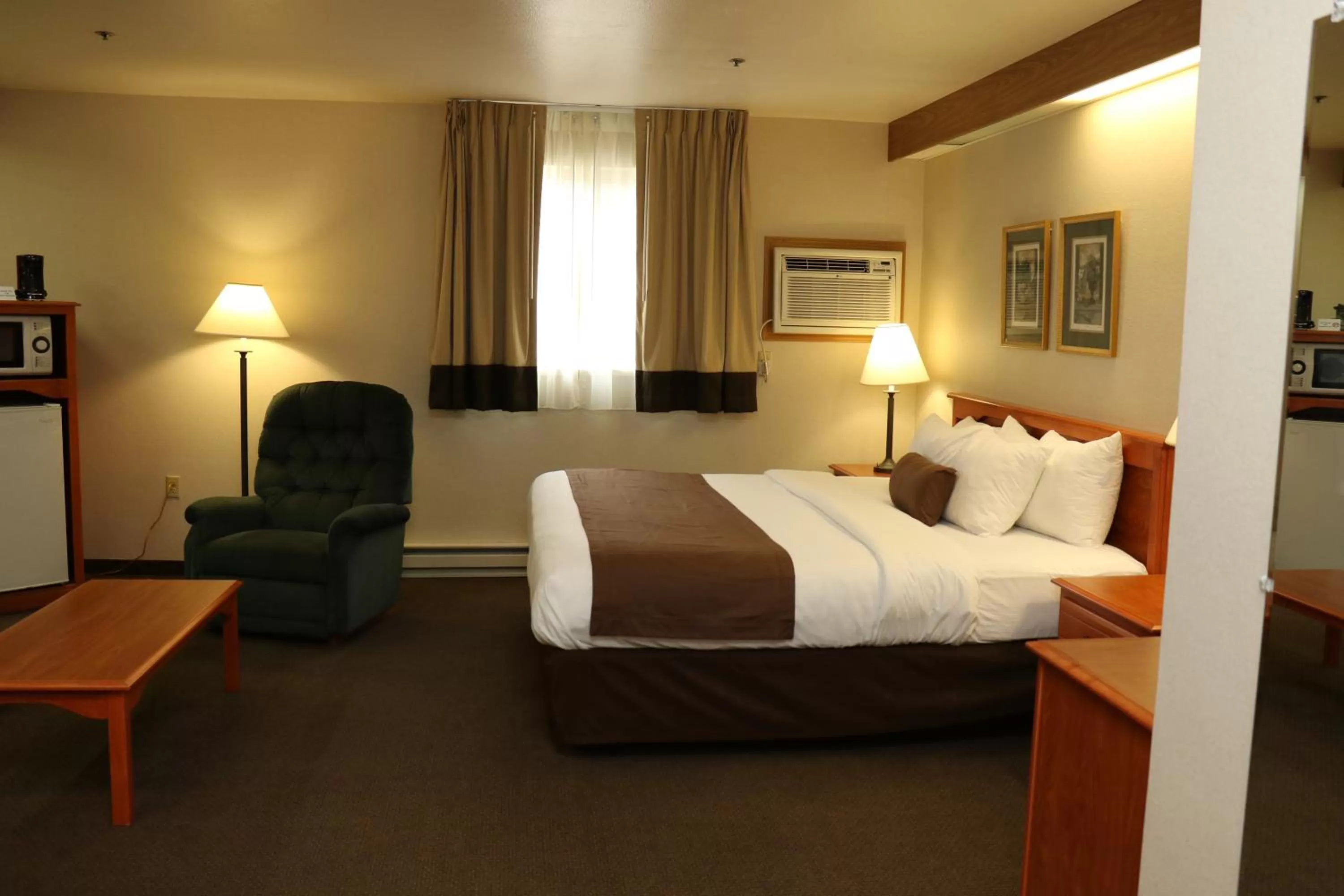 Bedroom, Bed in Motel 6 Minot, ND