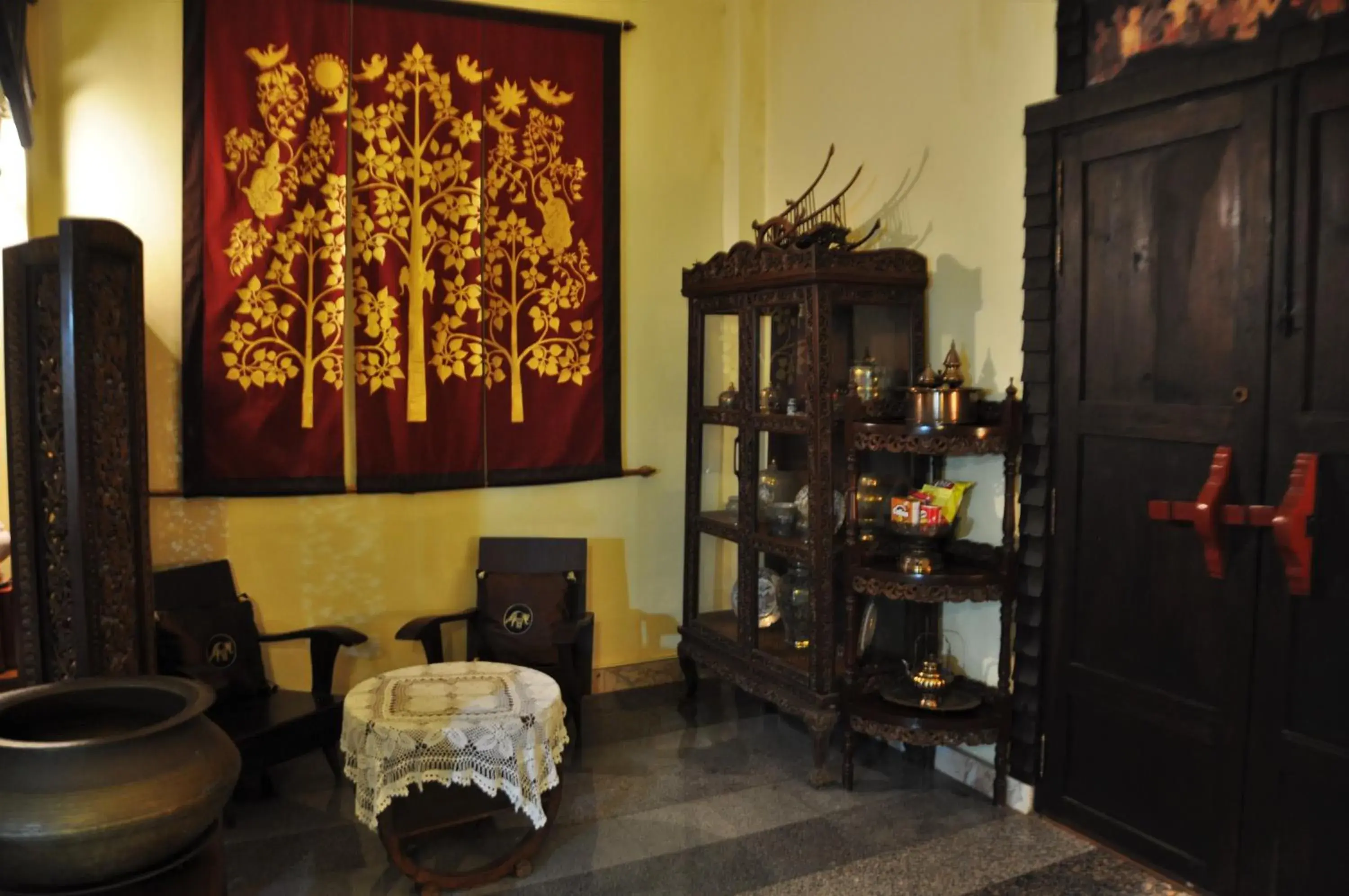 Decorative detail, Seating Area in Ruean Thai Hotel