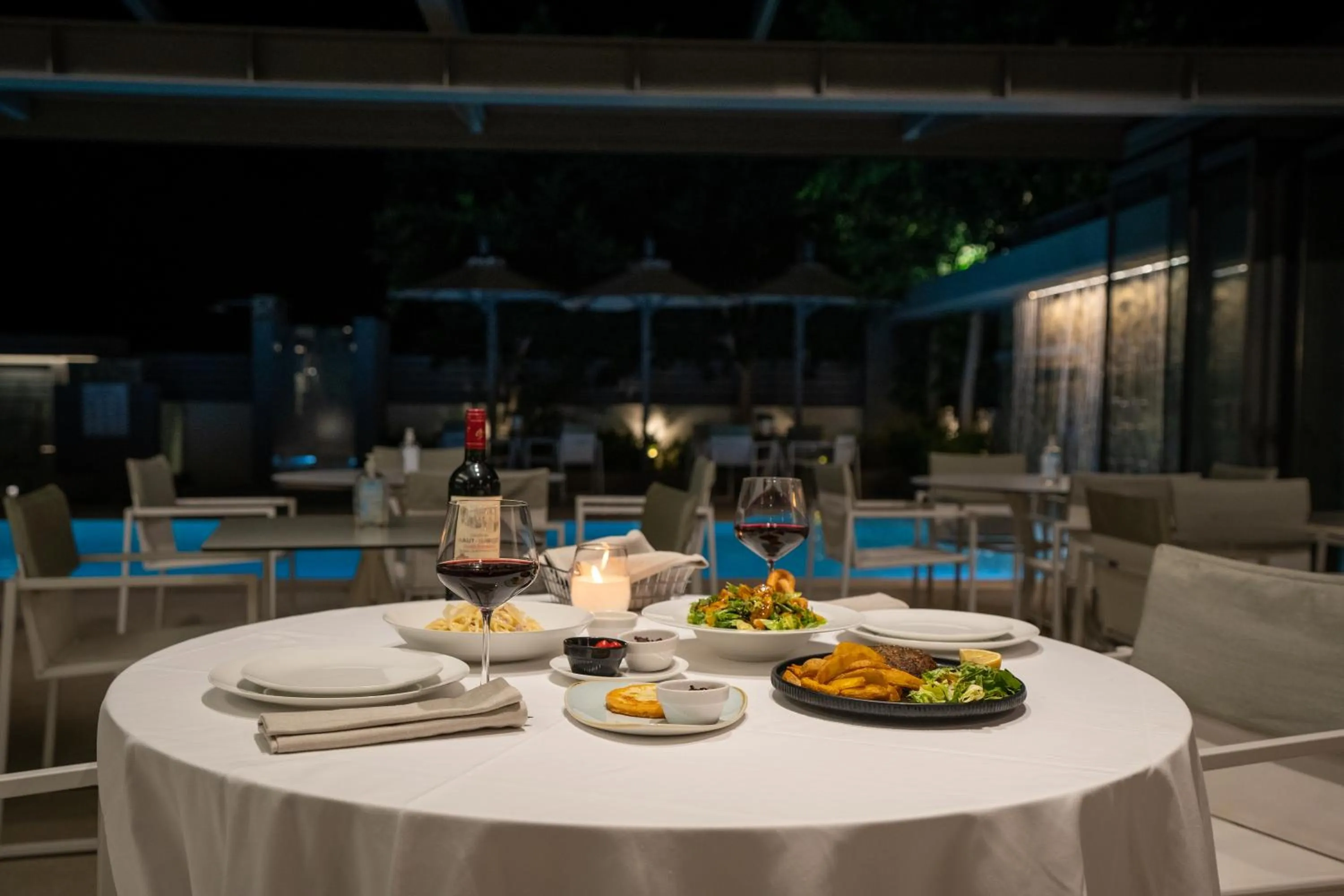 Restaurant/places to eat in Garden City Resort