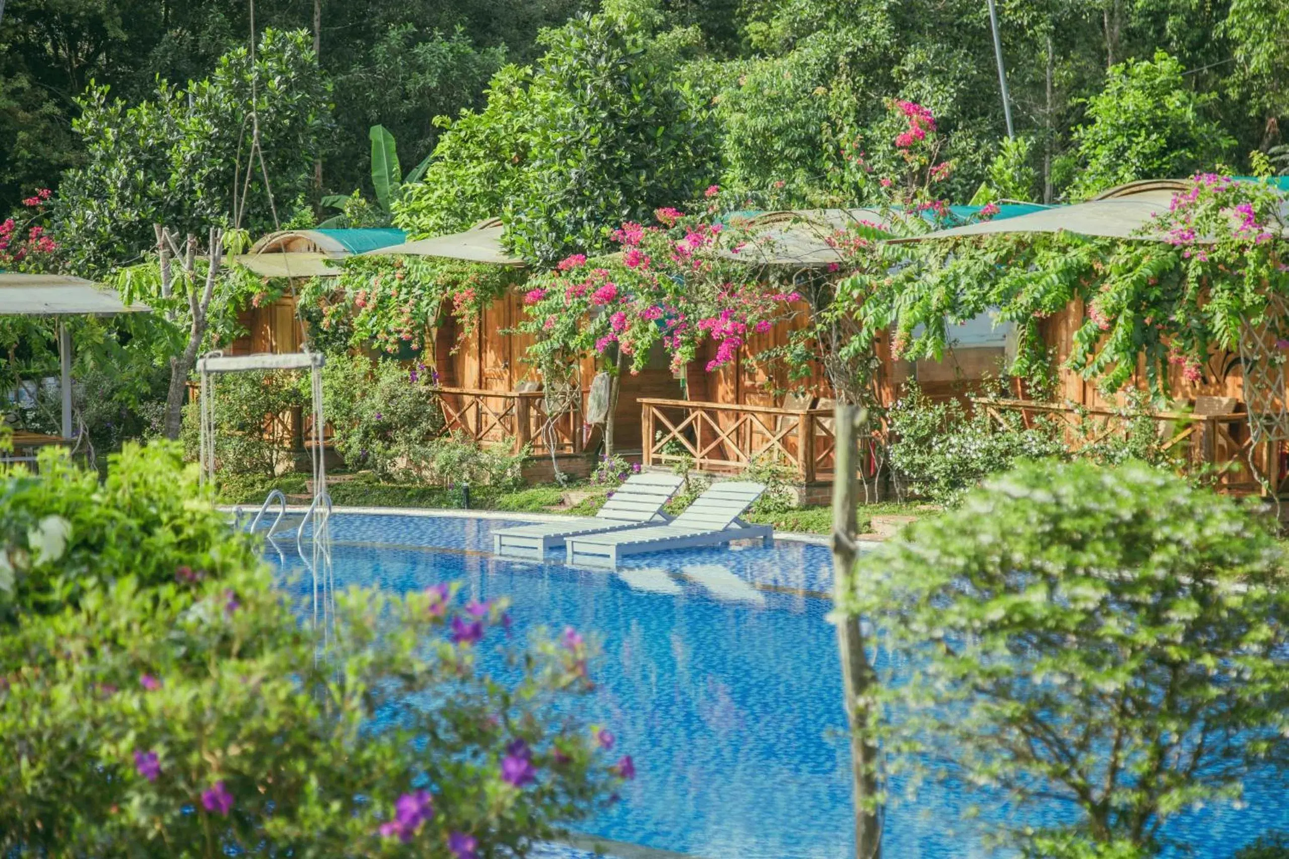 Garden view, Swimming Pool in Phu Quoc Valley Sen Bungalow
