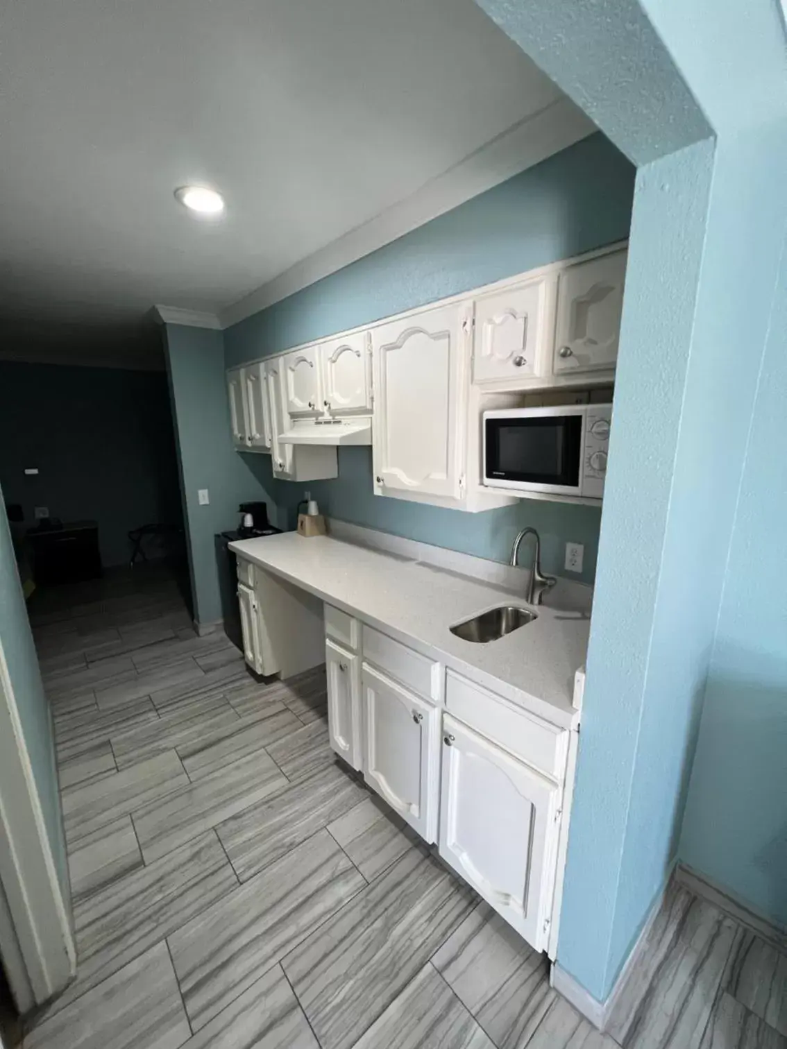 Kitchen or kitchenette, Kitchen/Kitchenette in Super 8 by Wyndham McAllen-Downtown-Airport-LA Plaza Mall