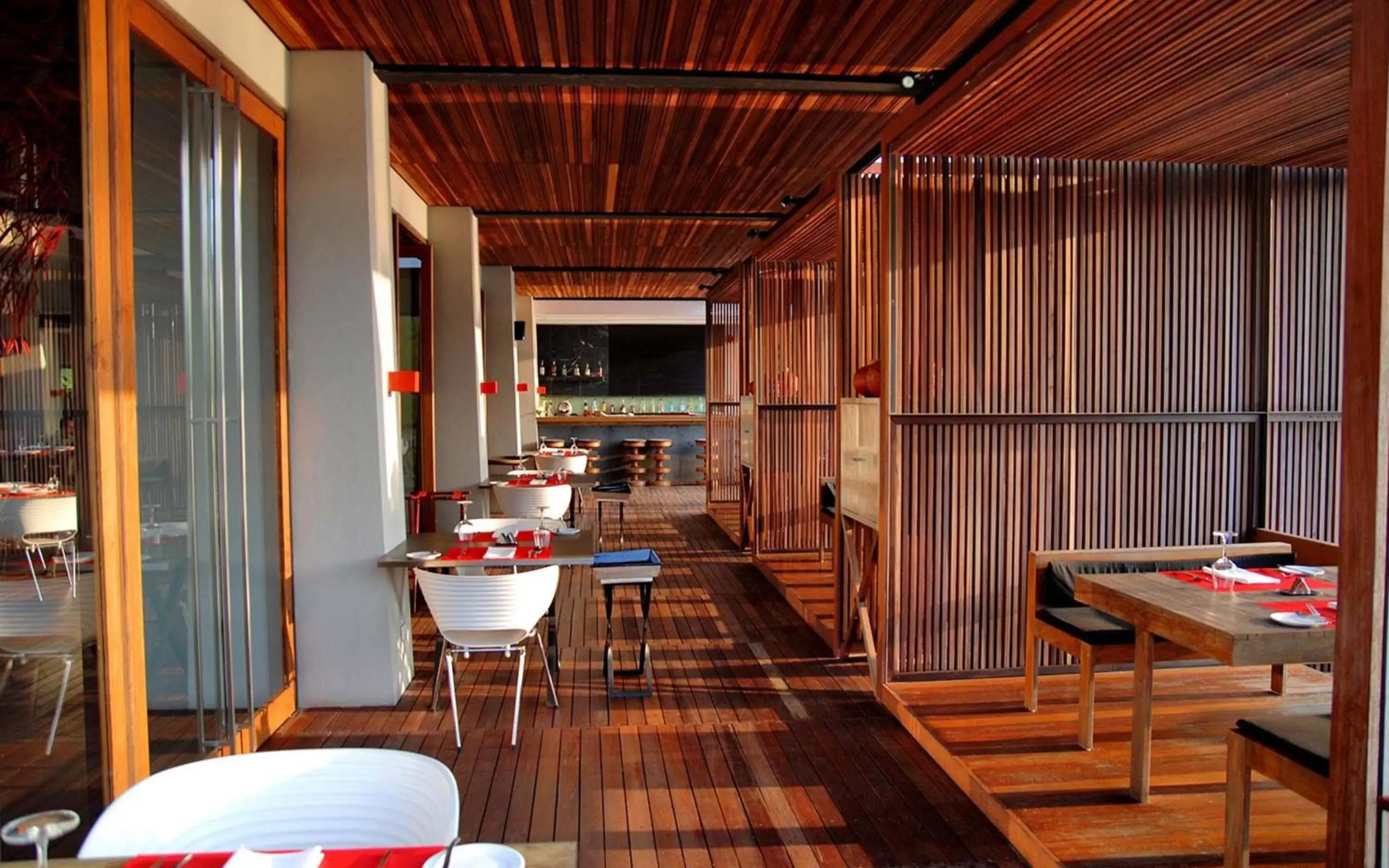 Restaurant/Places to Eat in Veranda High Residence