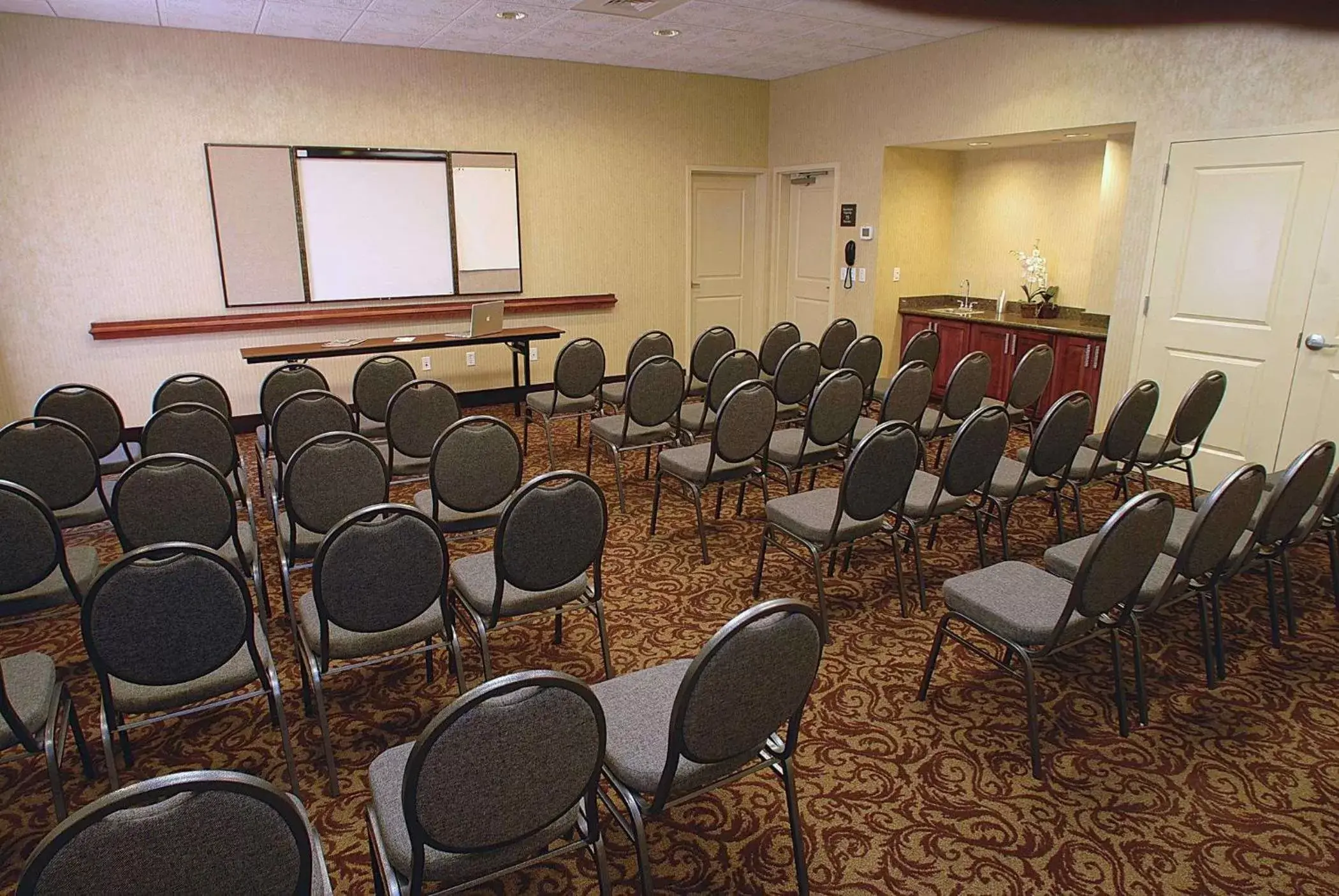 Meeting/conference room in Hampton Inn & Suites Chesapeake-Battlefield Boulevard