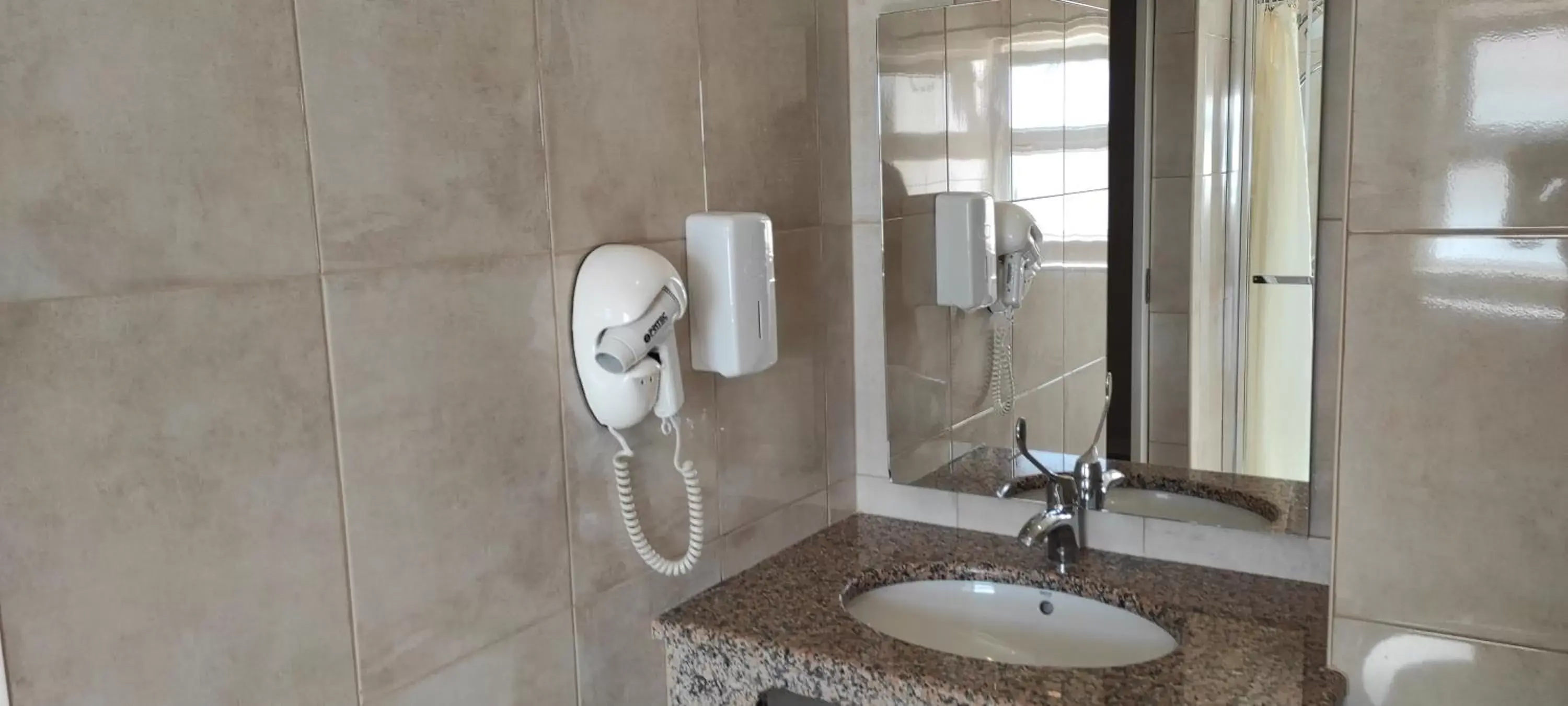 Toilet, Bathroom in Hotel Sao Mamede