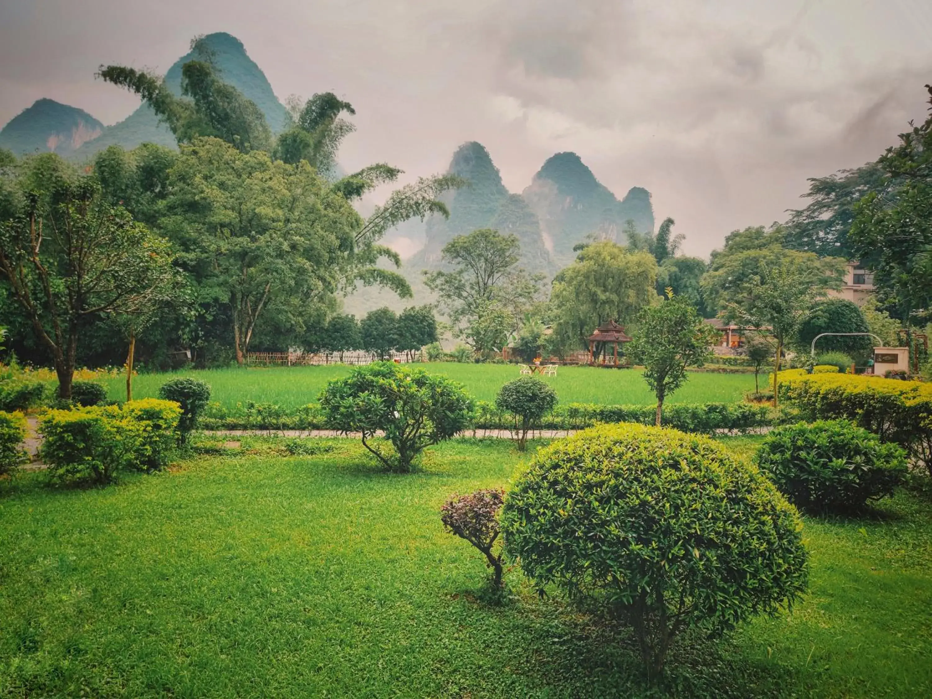 Garden in Yangshuo Moondance Hotel