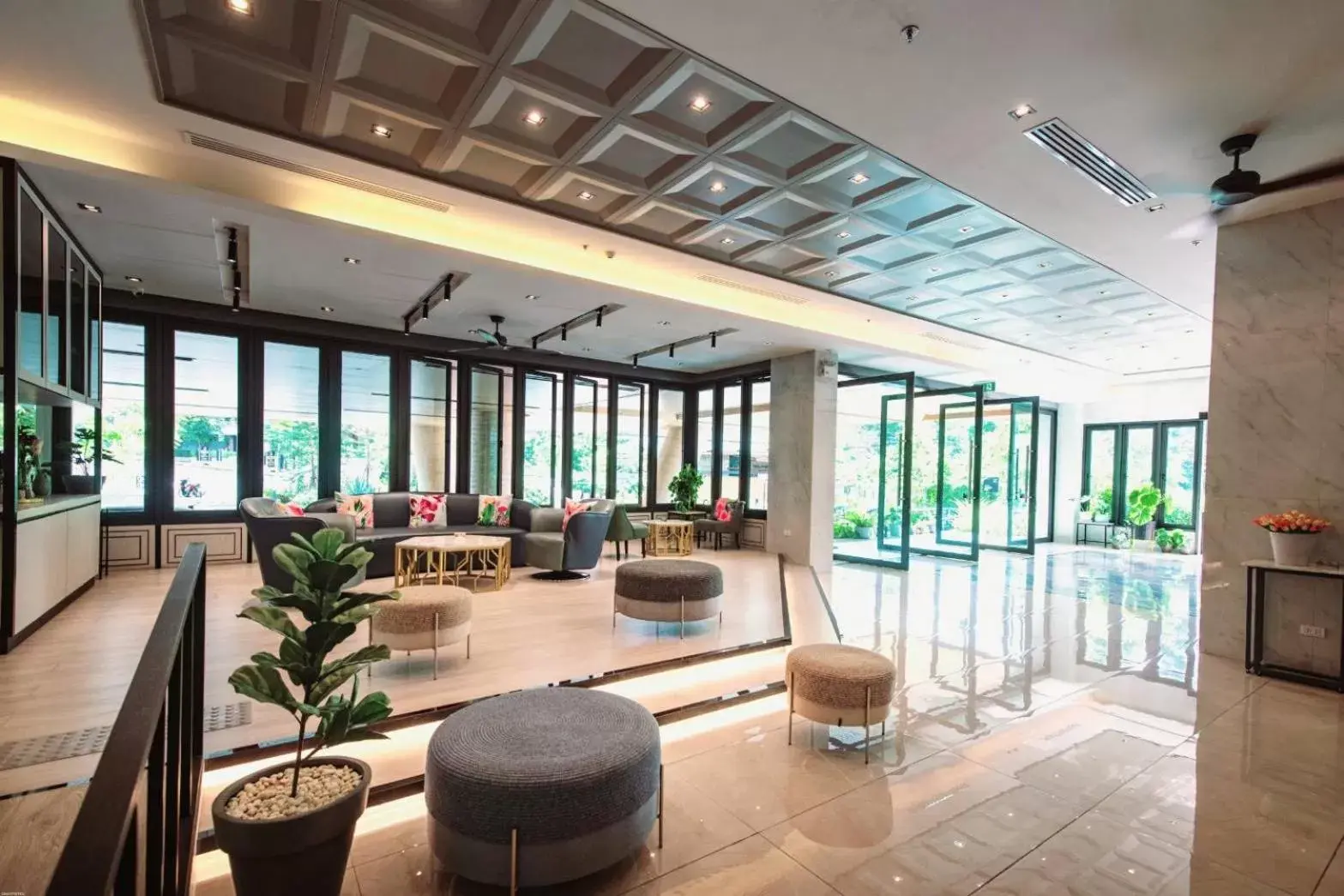 Lobby or reception in Lewit Hotel Pattaya, a member of Radisson Individuals