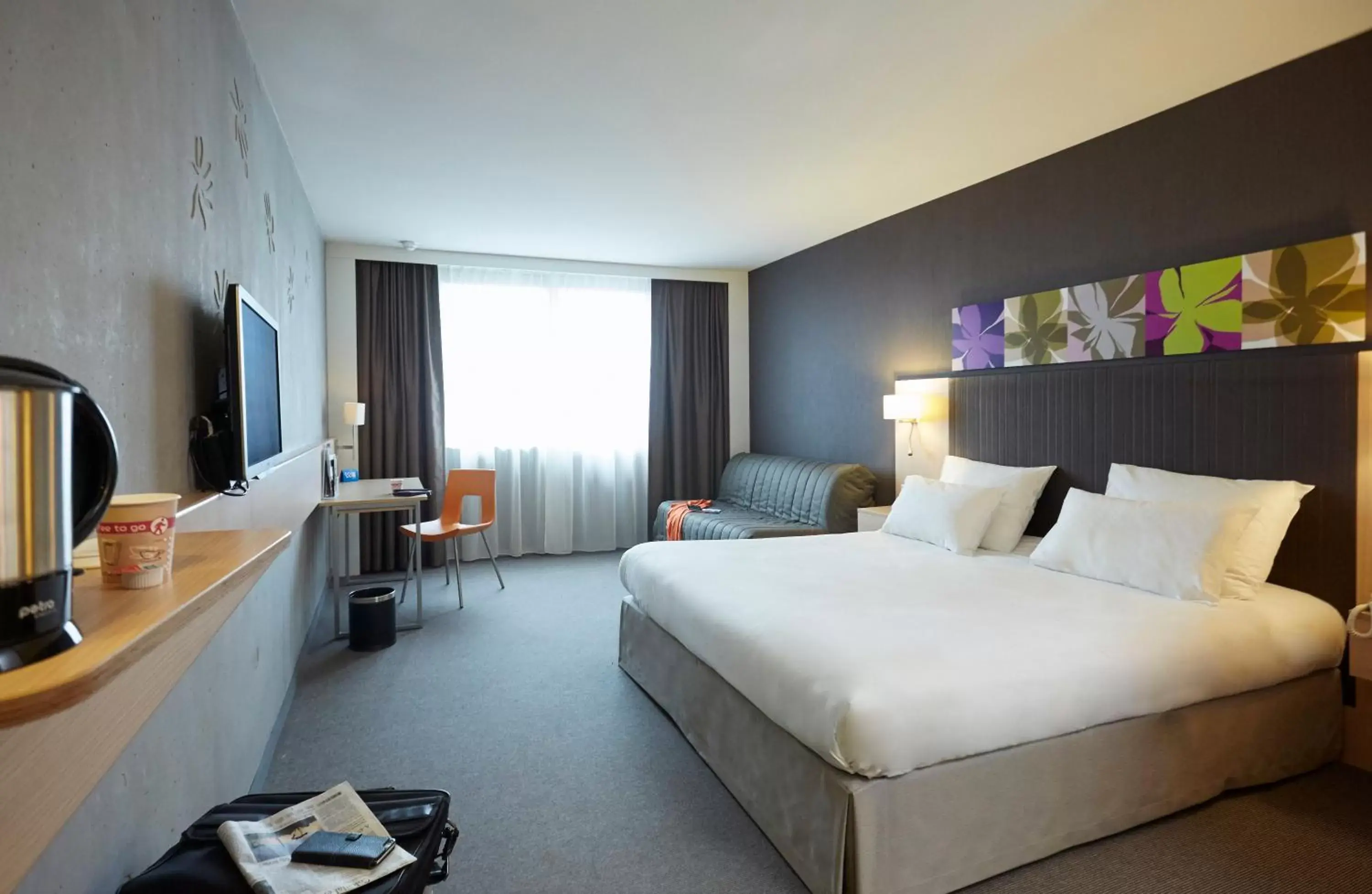 Bedroom in Mercure Valenciennes Centre