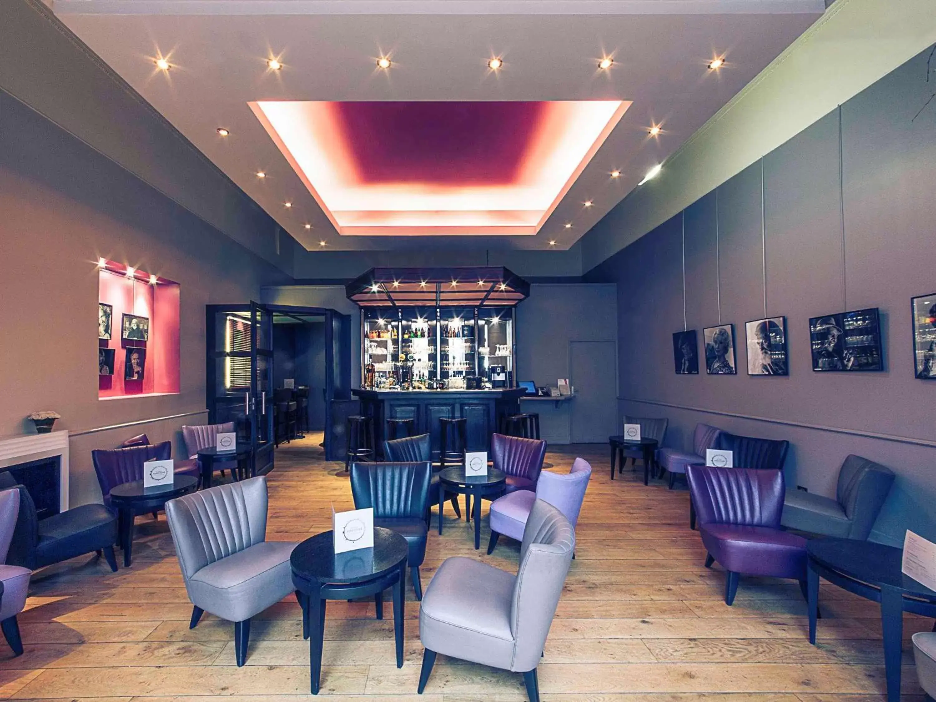 Lounge or bar, Restaurant/Places to Eat in Mercure Lille Roubaix Grand Hôtel