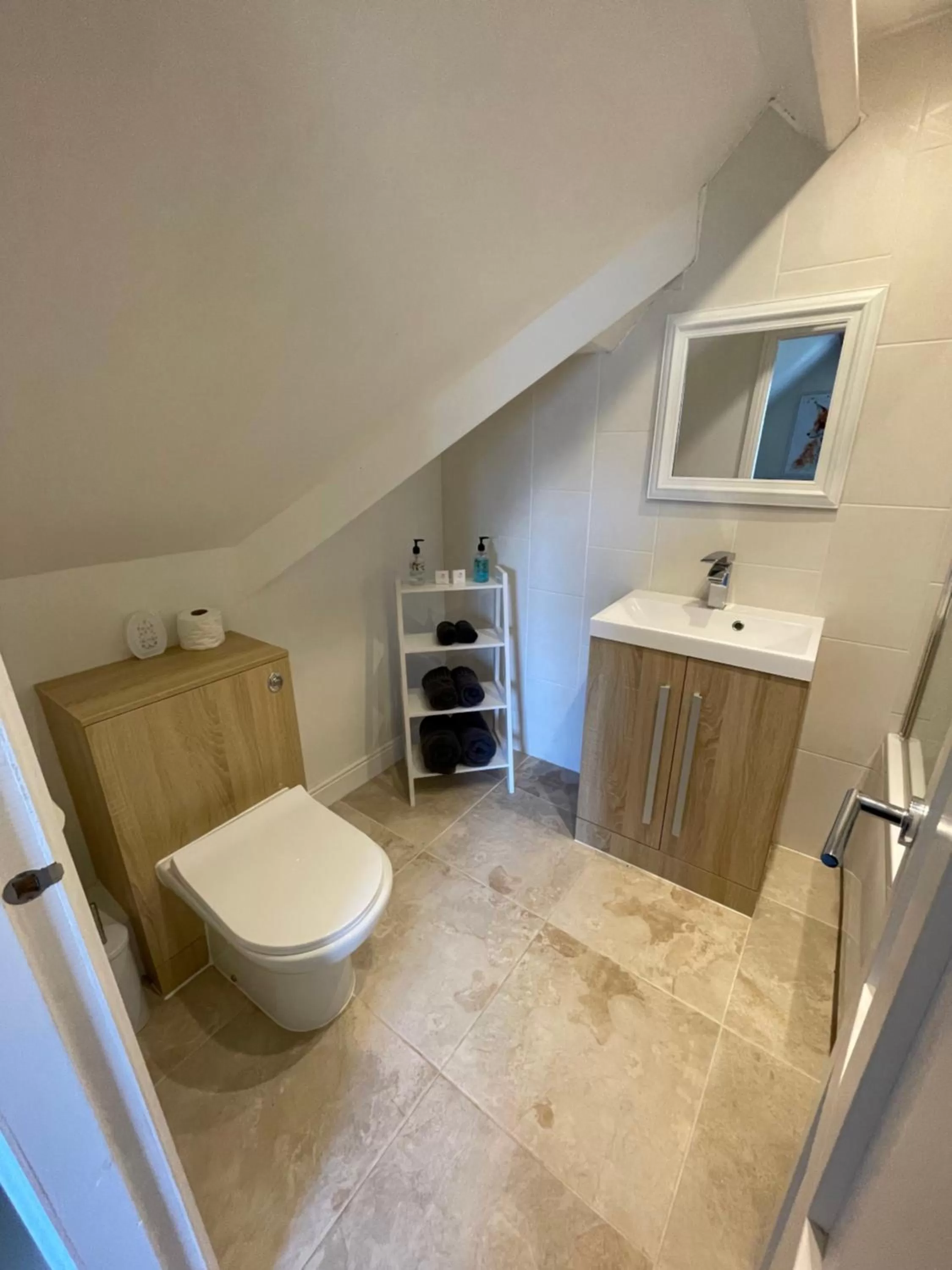 Bathroom in The Fylingdales Inn