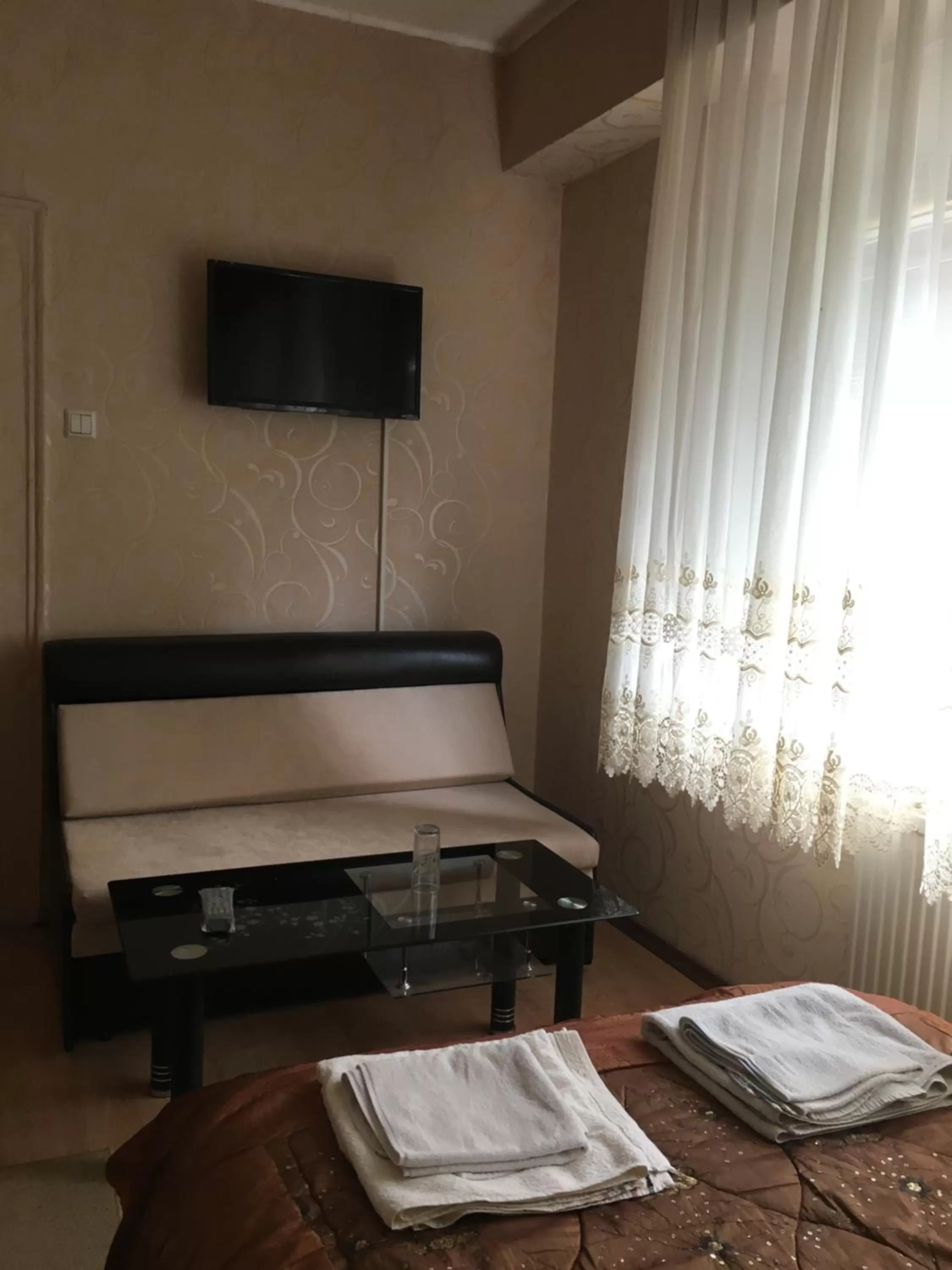 Single Room with Bathroom in Hotel Rade 1