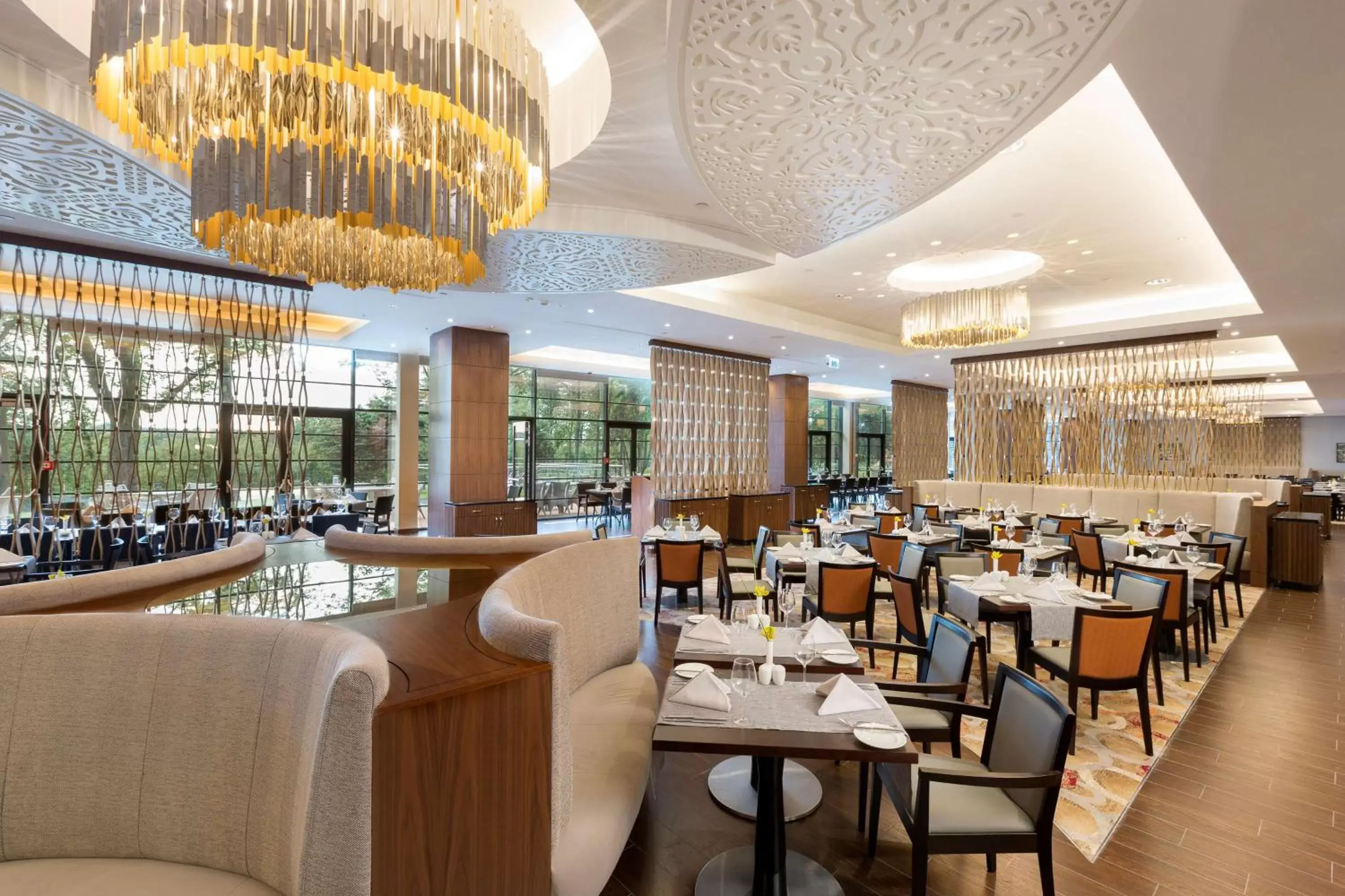 Restaurant/Places to Eat in DoubleTree by Hilton Hotel & Conference Centre Warsaw