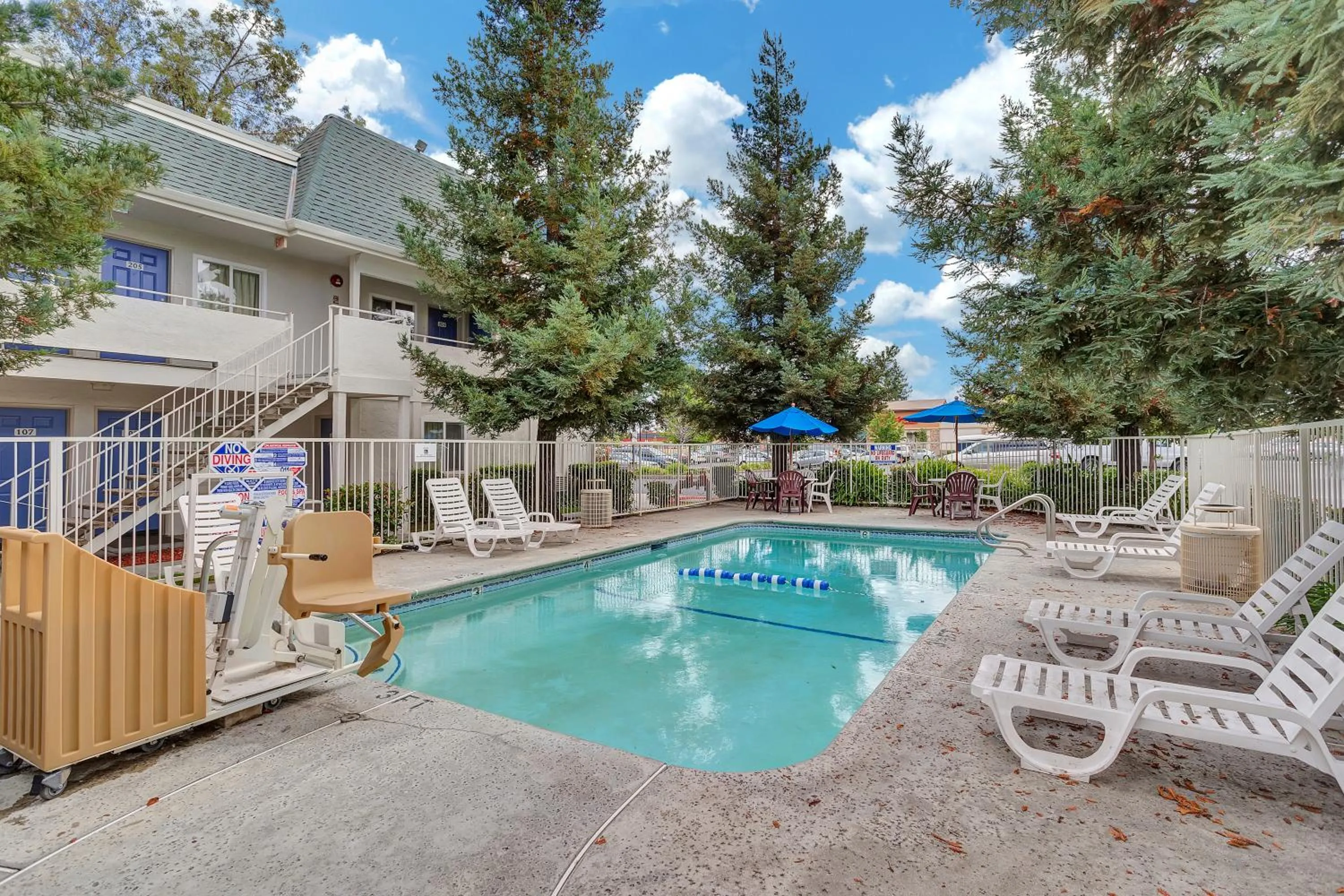 Swimming pool in Motel 6-Rohnert Park, CA