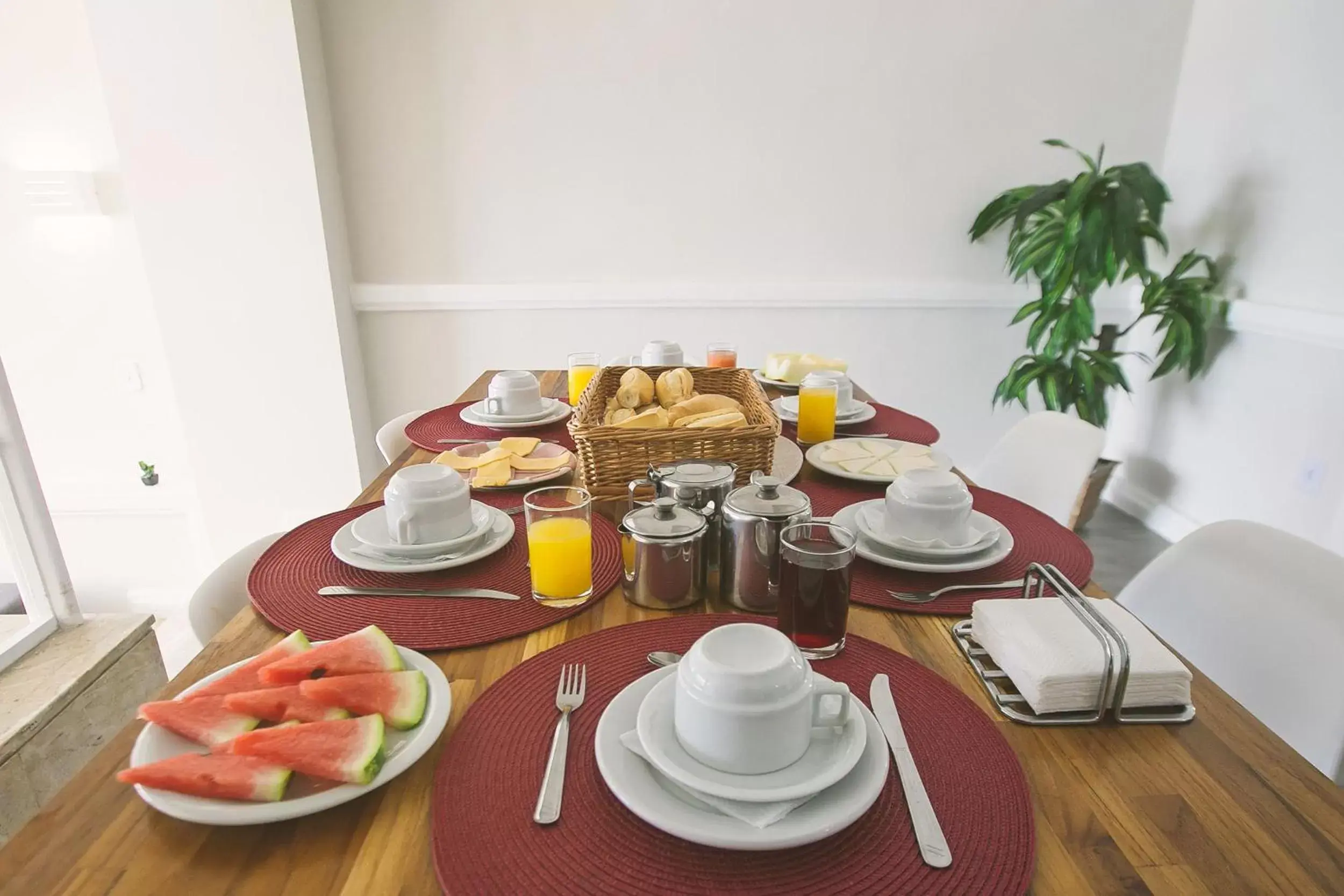 Dining area, Breakfast in CLH Suites Domingos Ferreira