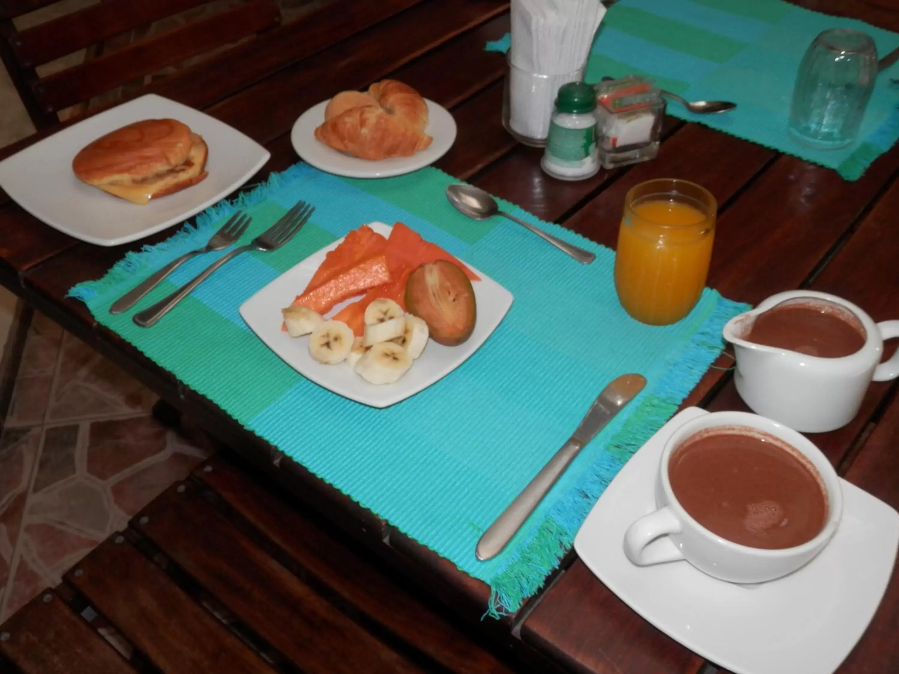 Continental breakfast in Patio de Getsemani