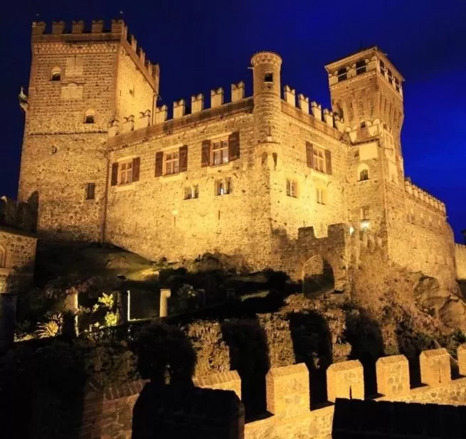 Facade/entrance, Property Building in Castello Di Pavone
