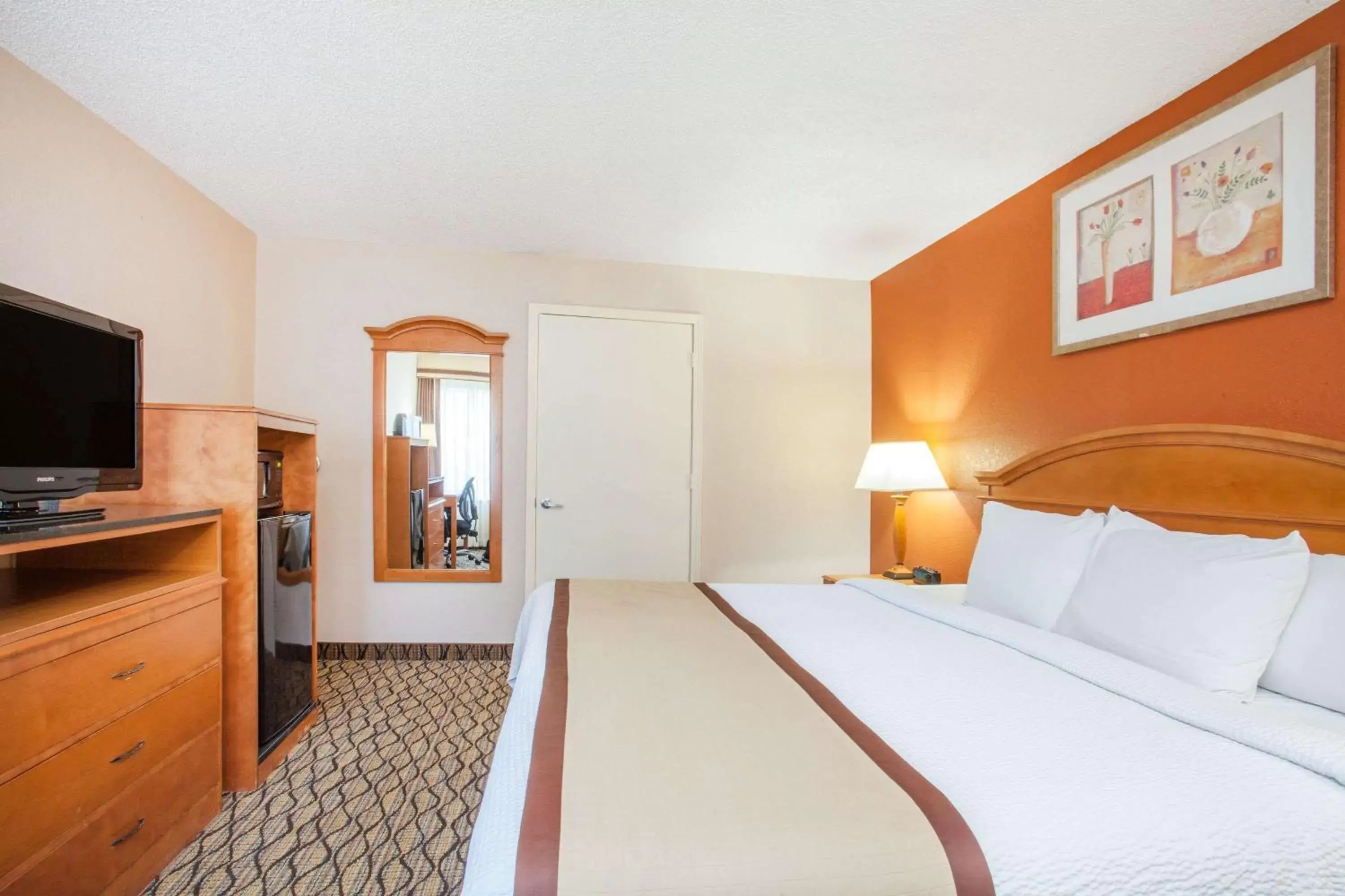 Baymont by Wyndham Madison Heights Detroit Area Baymont by Wyndham Madison Heights Detroit Area