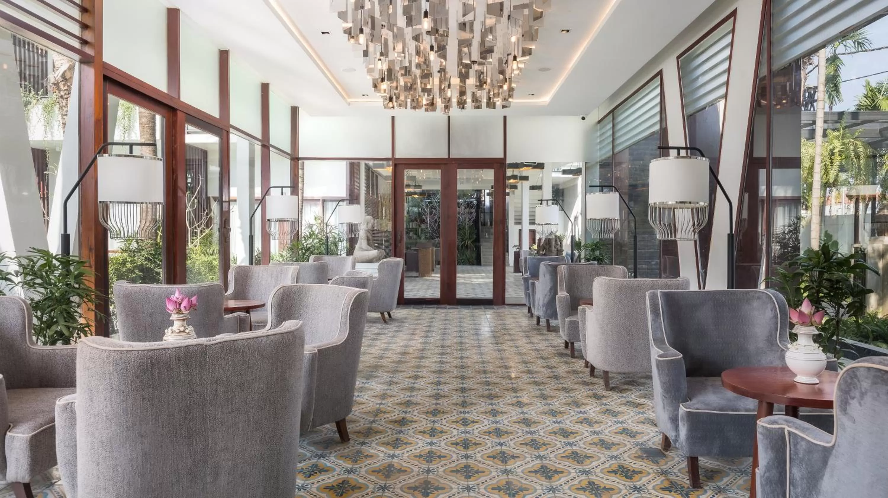 Restaurant/places to eat in Shintana Saya La Maison