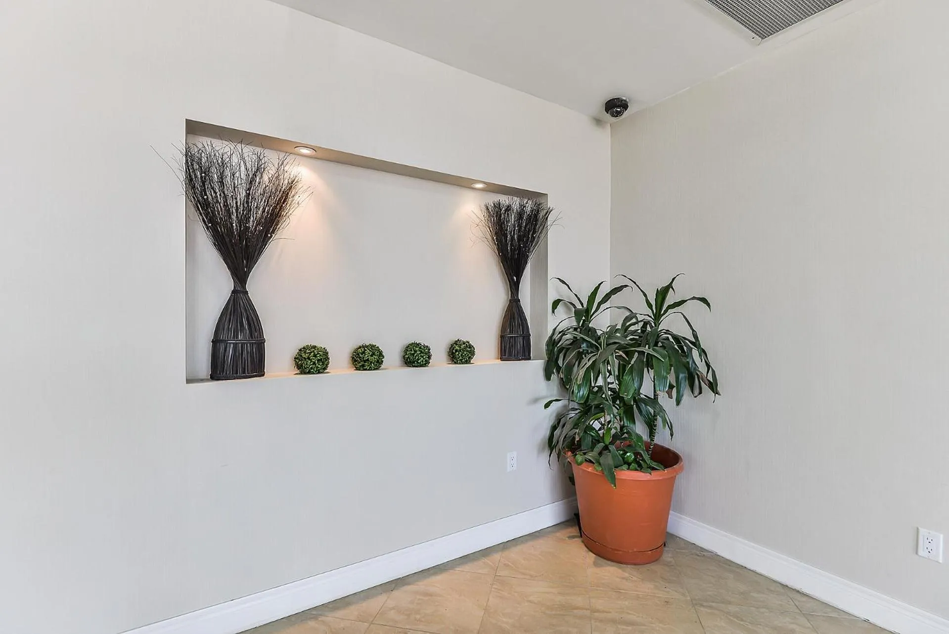 Lobby or reception in NU Hotel Toronto Airport