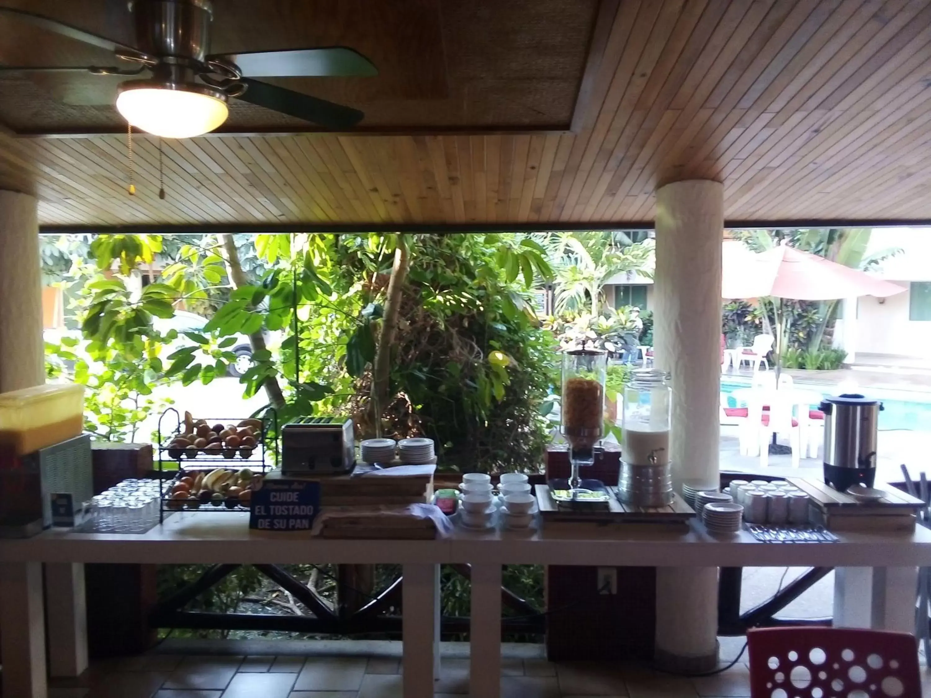 Breakfast, Restaurant/Places to Eat in Hotel Palapa Palace Inn