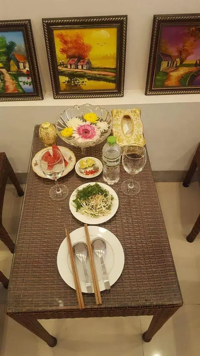 Food, Dining Area in Camellia Hotel
