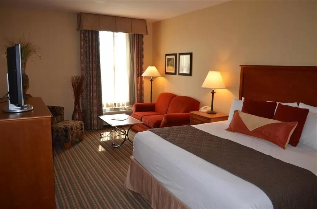 Photo of the whole room, Bed in Inn at Cross Keys Station