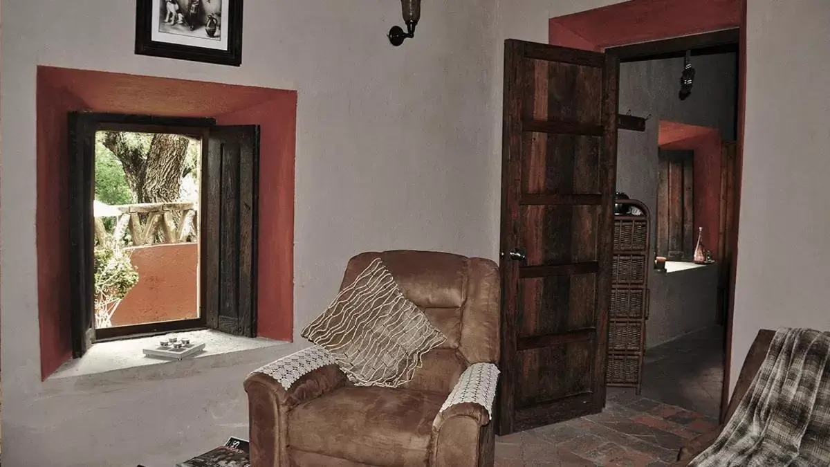 Living room, Seating Area in Hacienda Sepulveda Hotel & Spa