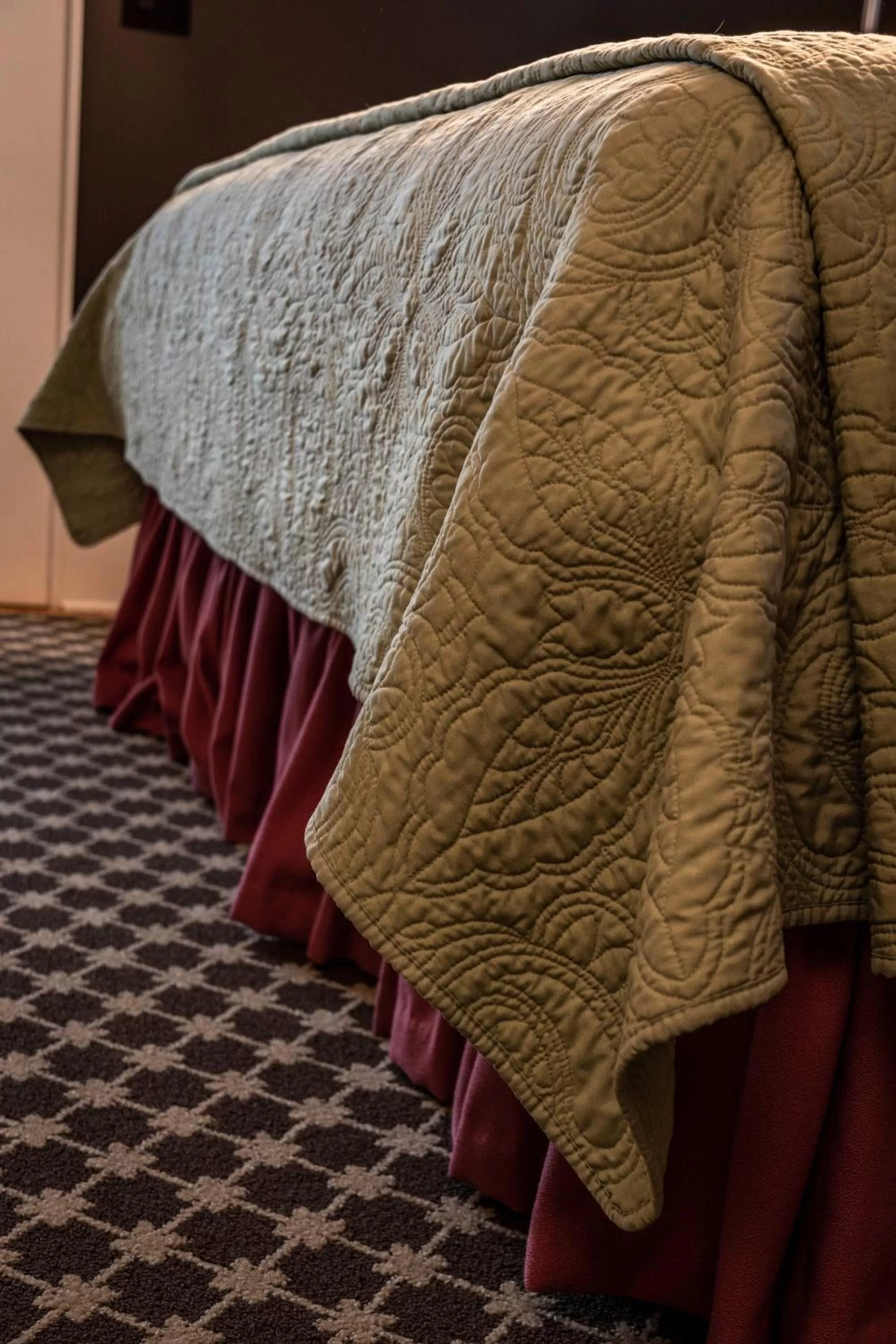 Bed in Hotel Broad Ripple