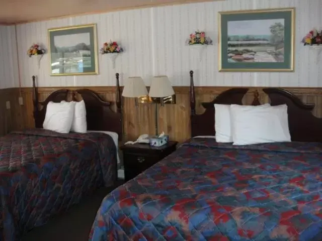 Bed in Standish Motel