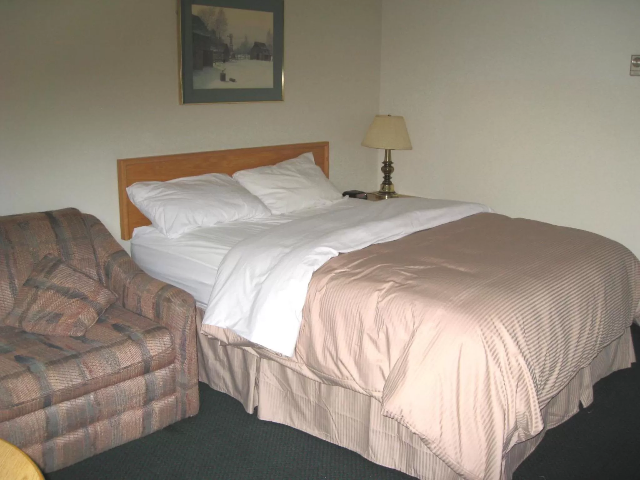 Bed in Colonial Inn
