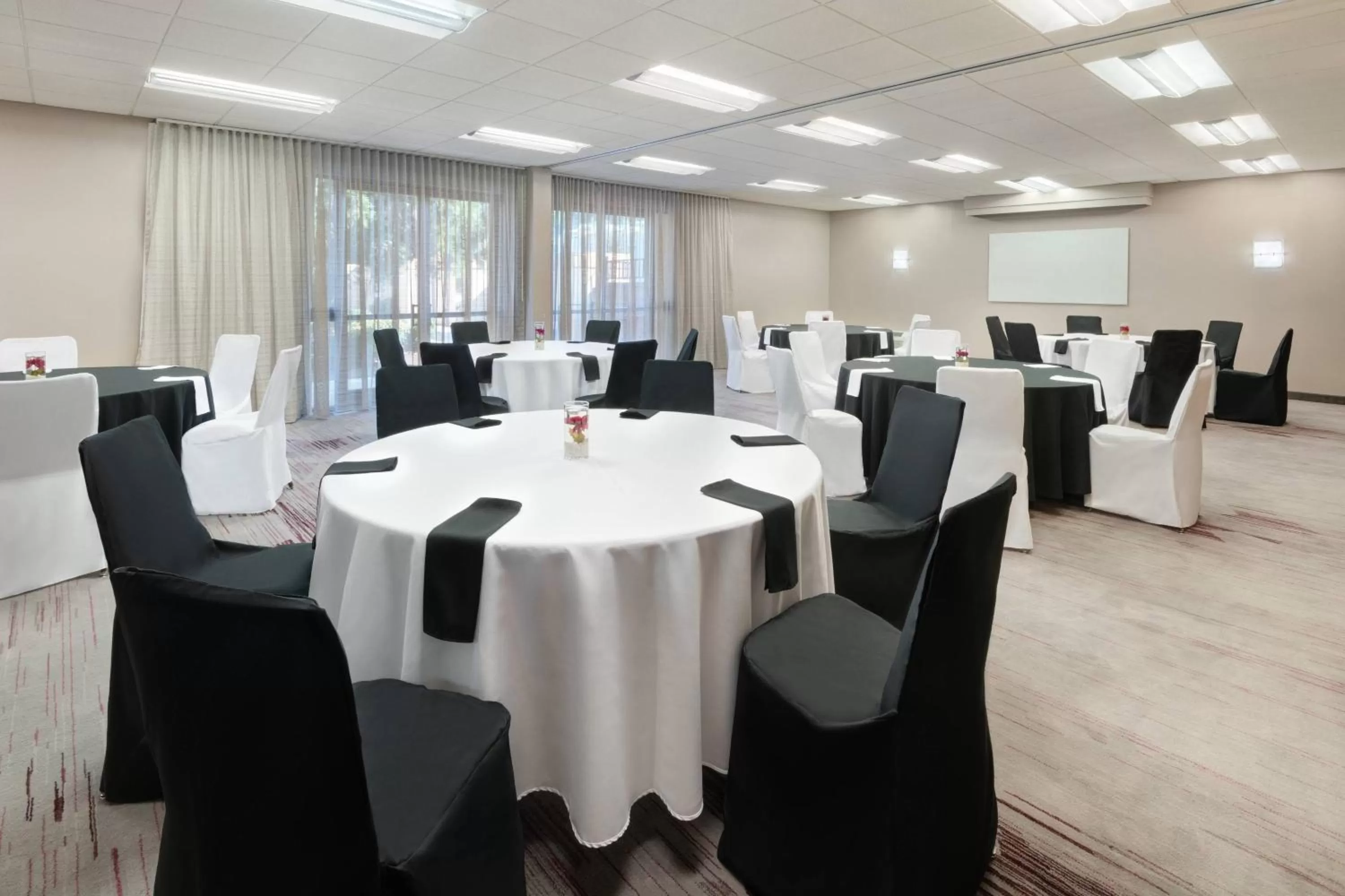 Meeting/conference room in Courtyard by Marriott Atlanta Executive Park/Emory