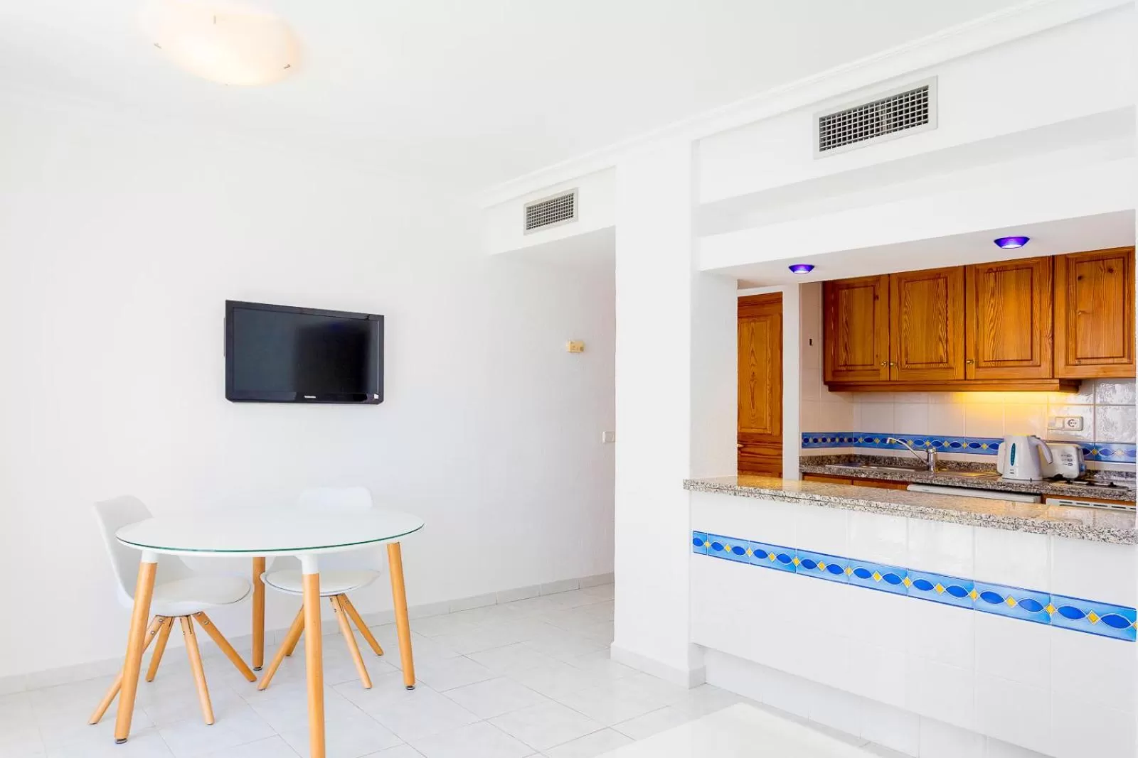 Kitchen or kitchenette in Aparthotel Duquesa Playa